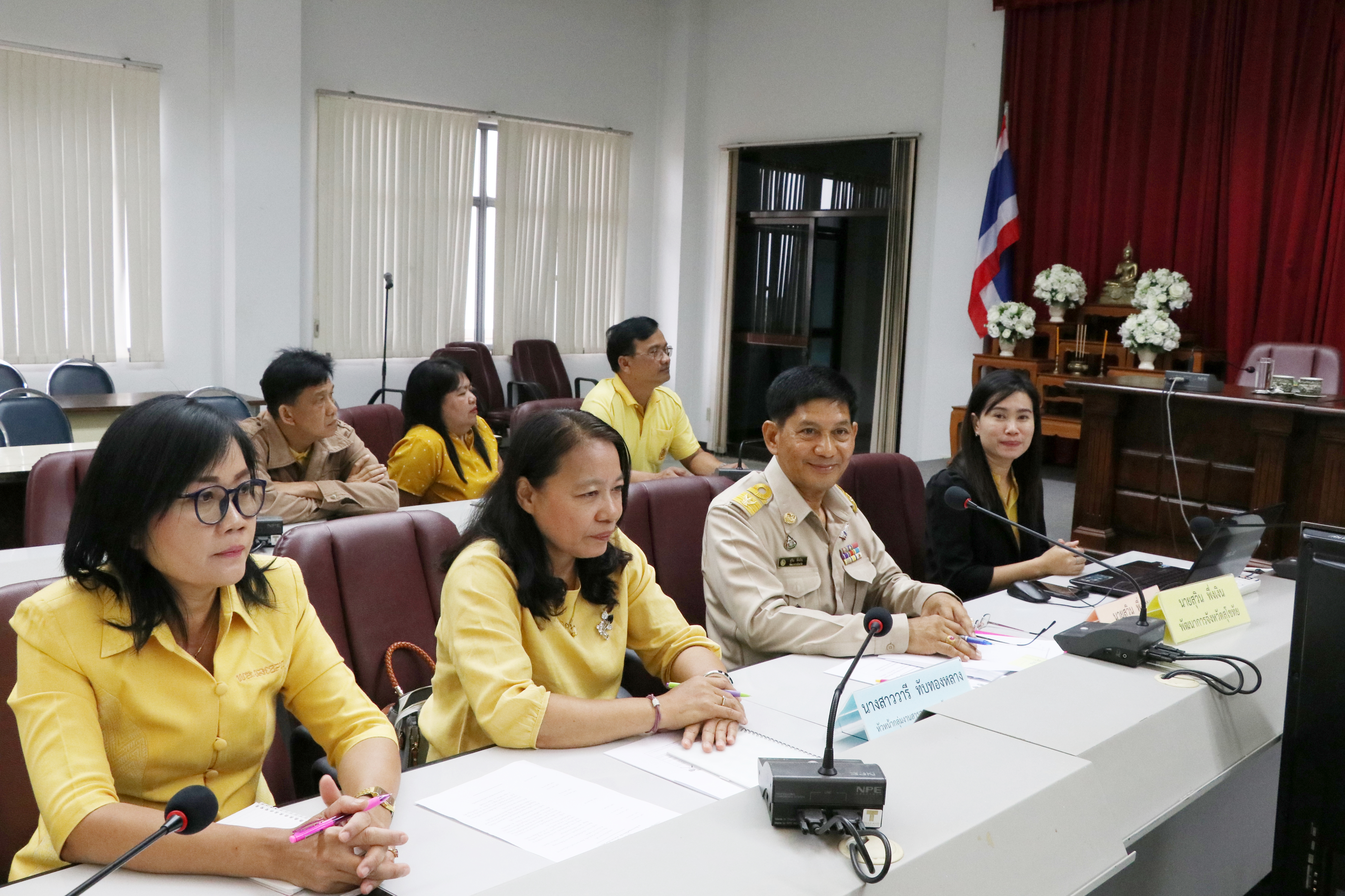 นที่ 23 กรกฎาคม 2562 เวลา 09.30 น. นายสุชาติ ทีคะสุข รองผู้ว่าราชการจังหวัดสุโขทัย เป็นประธานการประชุมมอบแนวทางการขับเคลื่อนการส่งเสริมการใช้ประโยชน์ข้อมูลเพื่อการพัฒนาชุมชน แก่บุคลากรสำนักงานพัฒนาชุมชนจังหวัดสุโขทัย