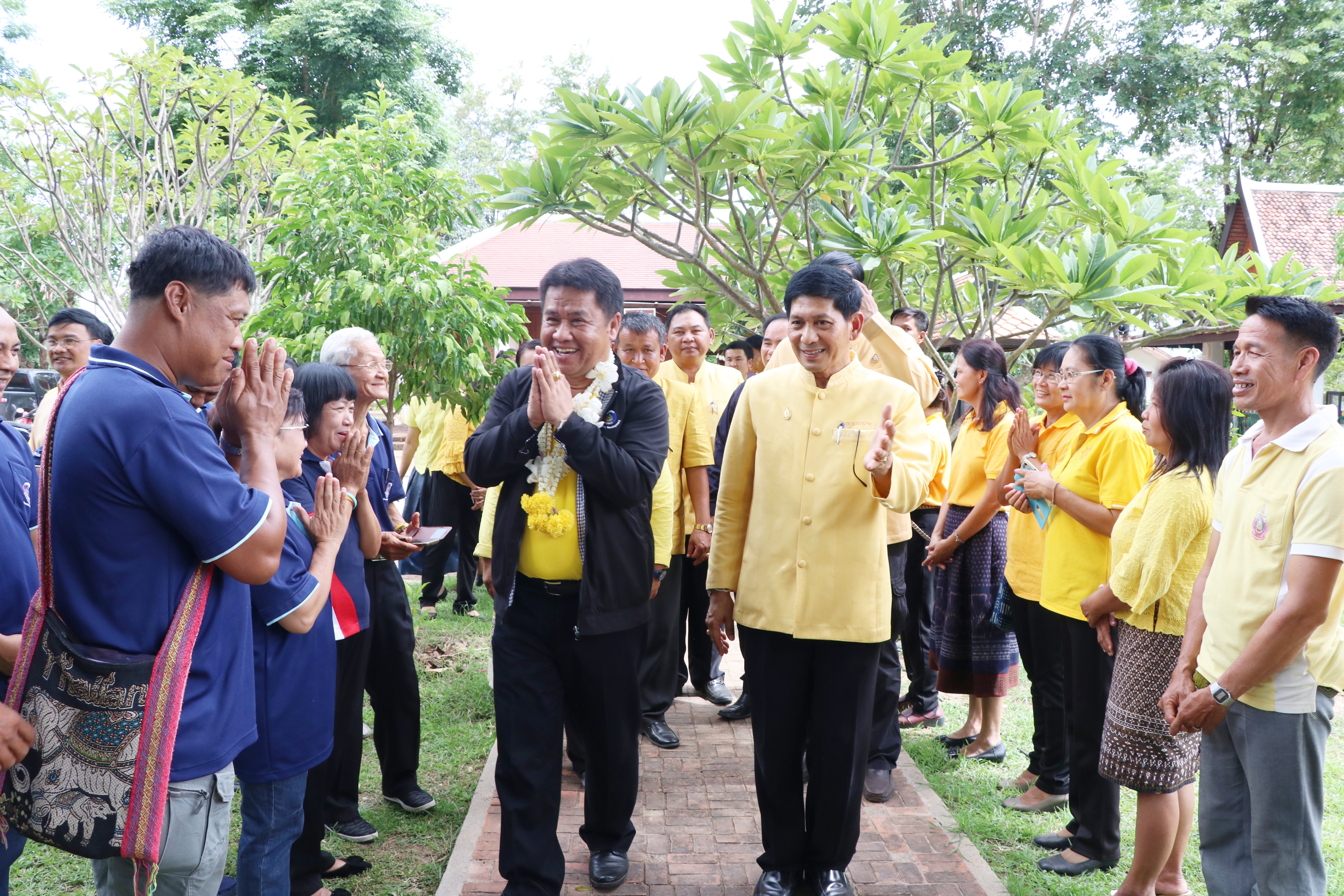 “รองอธิบดีกรมการพัฒนาชุมชน ติดตามการดำเนินงาน โครงการหมู่บ้านเศรษฐกิจพอเพียงเฉลิมพระเกียรติ มั่นคง มั่งคั่ง ยั่งยืน เนื่องในโอกาสมหามงคลพระราชพิธีบรมราชาภิเษก “ในพื้นที่จังหวัดสุโขทัย