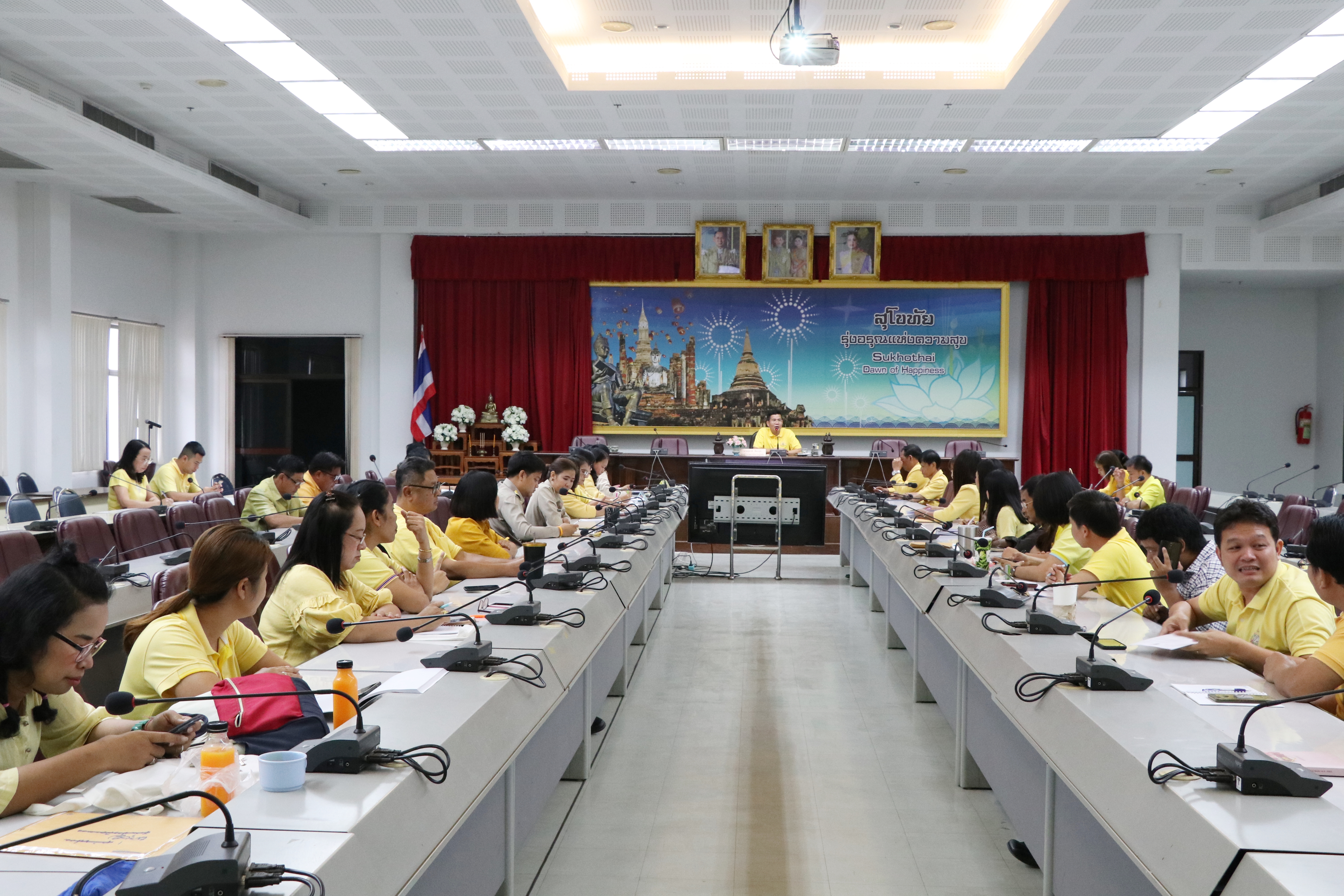 นที่ 23 กรกฎาคม 2562 เวลา 09.30 น. นายสุชาติ ทีคะสุข รองผู้ว่าราชการจังหวัดสุโขทัย เป็นประธานการประชุมมอบแนวทางการขับเคลื่อนการส่งเสริมการใช้ประโยชน์ข้อมูลเพื่อการพัฒนาชุมชน แก่บุคลากรสำนักงานพัฒนาชุมชนจังหวัดสุโขทัย