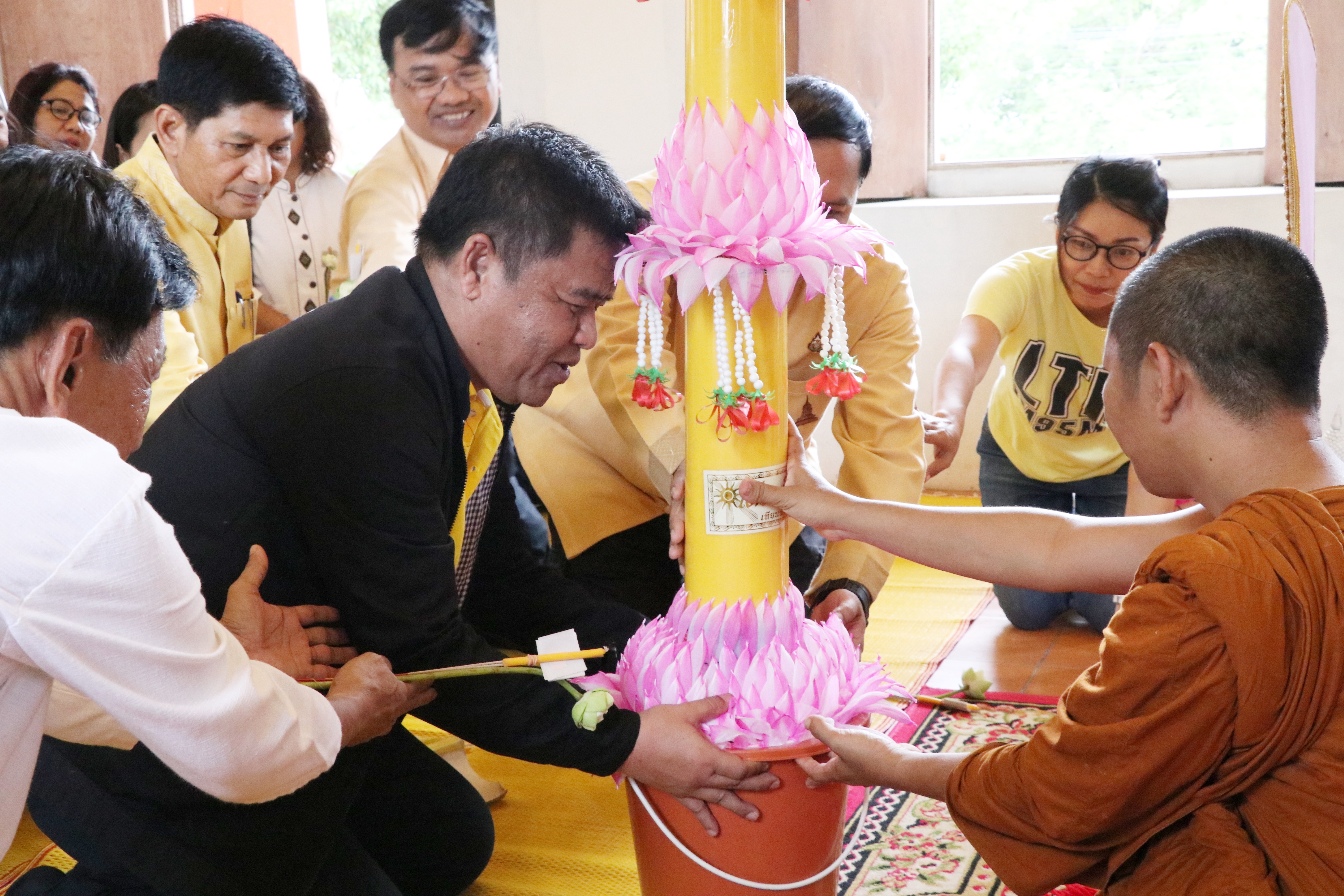 “รองอธิบดีกรมการพัฒนาชุมชน ติดตามการดำเนินงาน โครงการหมู่บ้านเศรษฐกิจพอเพียงเฉลิมพระเกียรติ มั่นคง มั่งคั่ง ยั่งยืน เนื่องในโอกาสมหามงคลพระราชพิธีบรมราชาภิเษก “ในพื้นที่จังหวัดสุโขทัย