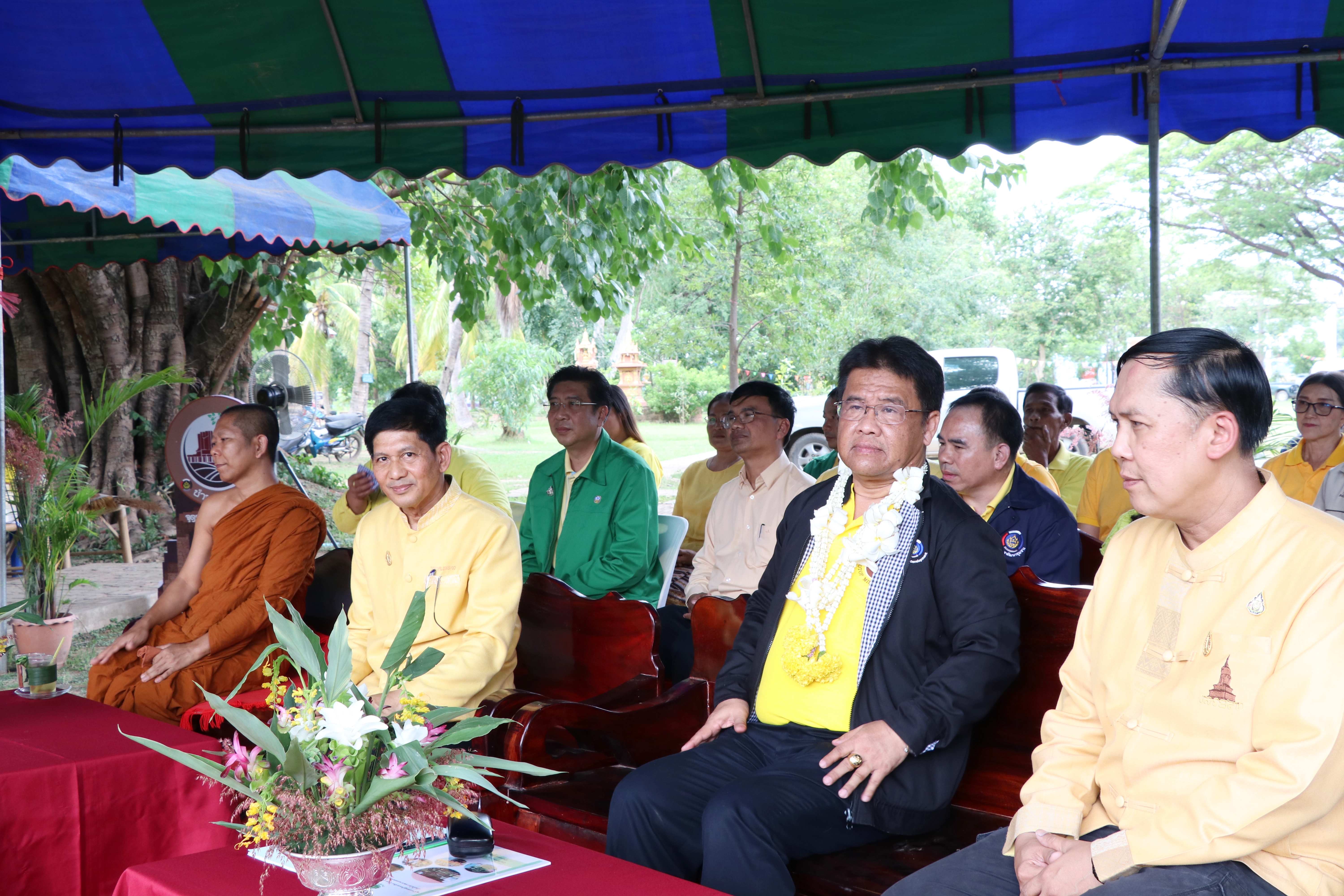 “รองอธิบดีกรมการพัฒนาชุมชน ติดตามการดำเนินงาน โครงการหมู่บ้านเศรษฐกิจพอเพียงเฉลิมพระเกียรติ มั่นคง มั่งคั่ง ยั่งยืน เนื่องในโอกาสมหามงคลพระราชพิธีบรมราชาภิเษก “ในพื้นที่จังหวัดสุโขทัย