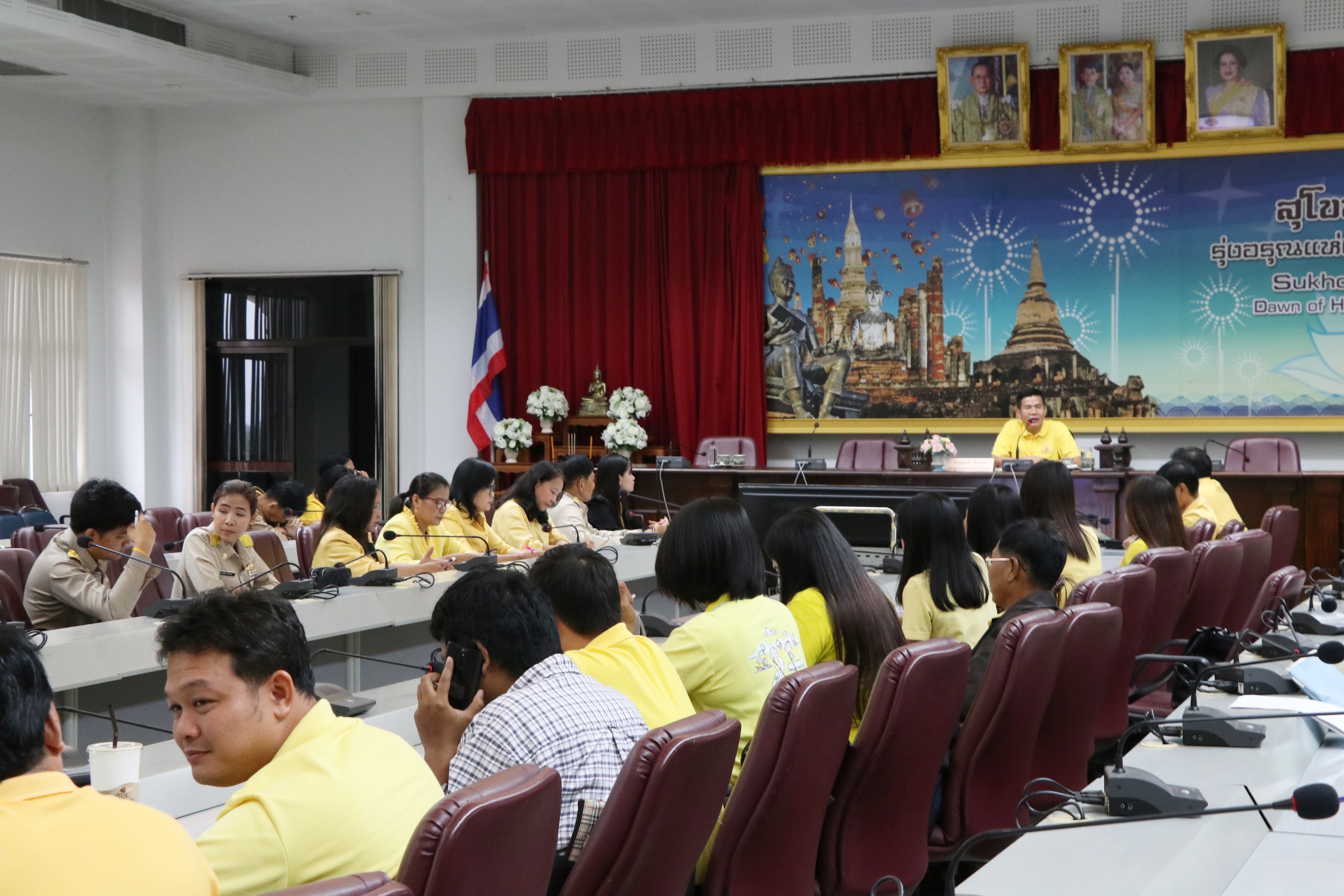 นที่ 23 กรกฎาคม 2562 เวลา 09.30 น. นายสุชาติ ทีคะสุข รองผู้ว่าราชการจังหวัดสุโขทัย เป็นประธานการประชุมมอบแนวทางการขับเคลื่อนการส่งเสริมการใช้ประโยชน์ข้อมูลเพื่อการพัฒนาชุมชน แก่บุคลากรสำนักงานพัฒนาชุมชนจังหวัดสุโขทัย