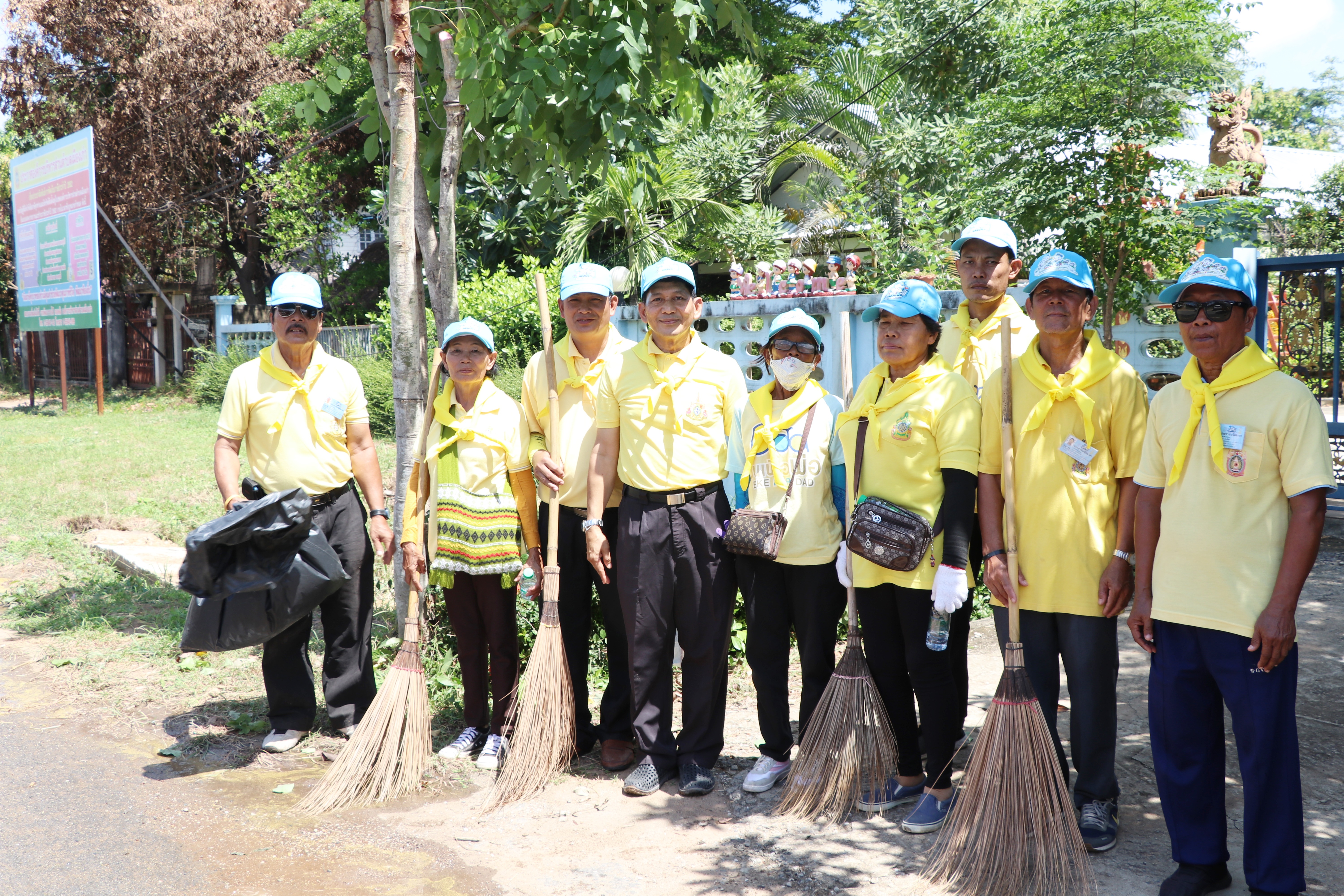 นที่ 28 กรกฎาคม 2562  เวลา 10.00 น. นายสุวิน พึ่งเงิน พัฒนาการจังหวัดสุโขทัย เข้าร่วมกิจกรรมบำเพ็ญสาธารณประโยชน์ของประชาชนจิตอาสาพระราชทาน 904 วปร.และพิธีเปิดป้ายโครงการ 1 จังหวัด 1 ถนนเฉลิมพระเกียรติจังหวัดสุโขทัย เนื่องในโอกาสมหามงคลพระราชพิธีบรมราชาภิเษก พ.ศ.2562 ณ บริเวณแยกบ้านนา ถนนทางหลวงหมายเลข 12 ต.เมืองเก่า อ.เมืองสุโขทัย จ.สุโขทัย