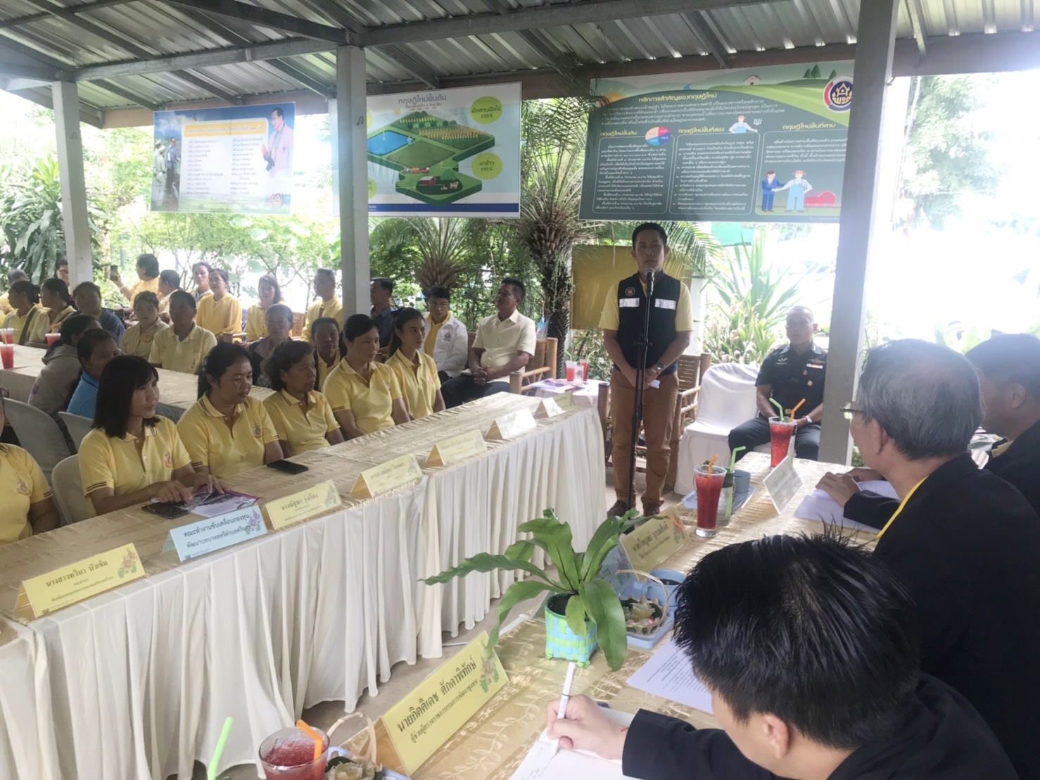 วันที่ 4 กรกฎาคม 2562 เวลา 13.30 น. นายไพบูลย์ บูรณสันติ ผู้ตรวจราชการกรมการพัฒนาชุมชน เขตตรวจราชการ ที่ 17,18 พร้อมด้วยคณะกรรมการตรวจติดตามคัดเลือกฯ ประจำปี 2562 ลงพื้นที่พิจารณาคัดเลือกกิจกรรมประเภทคระทำงานขับเคลื่อนกองทุนพัฒนาบทบาทสตรีดีเด่นตำบลศรีนคร ณ ศูนย์เรียนรู้เศรษฐกิจพอเพียงบ้านศรีนคร ม.3 ต.ศรีนคร อ.ศรีนคร จังหวัดสุโขทัย