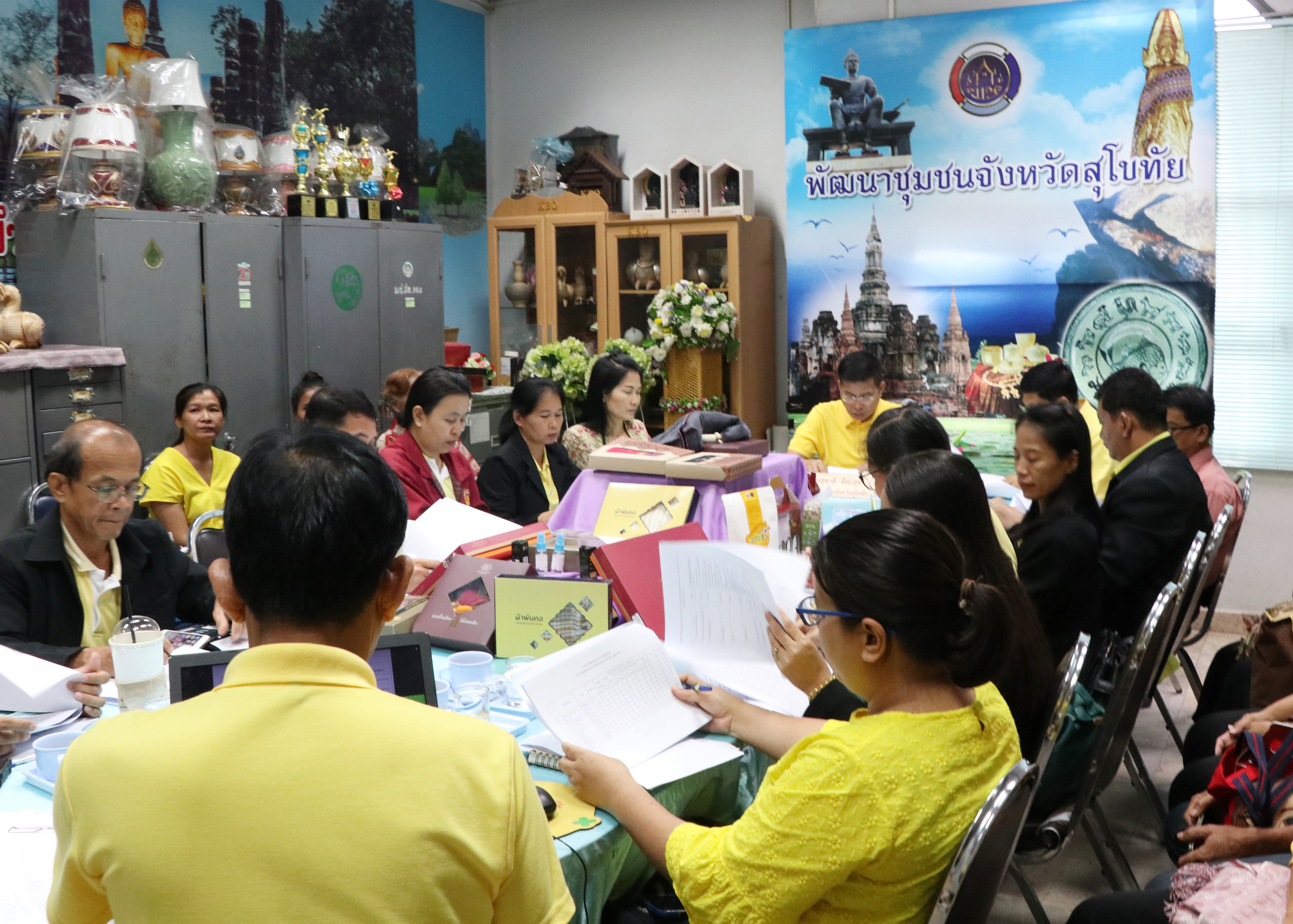 จังหวัดสุโขทัย พิจารณาผลิตภัณฑ์ OTOP จำนวน 1 ผลิตภัณฑ์ ที่ผ่านกระบวนการพัฒนาผลิตภัณฑ์ ตามโครงการส่งเสริมกระบวนการเครือข่ายองค์ความรู้ KBO จังหวัด เพื่อเข้าร่วมประกวดและเผยแพร่ผลการดำเนิน ภายในงานศิลปาชีพประทีปไทย OTOP ก้าวไกลด้วยพระบารมี ประจำปี พ.ศ. 2562