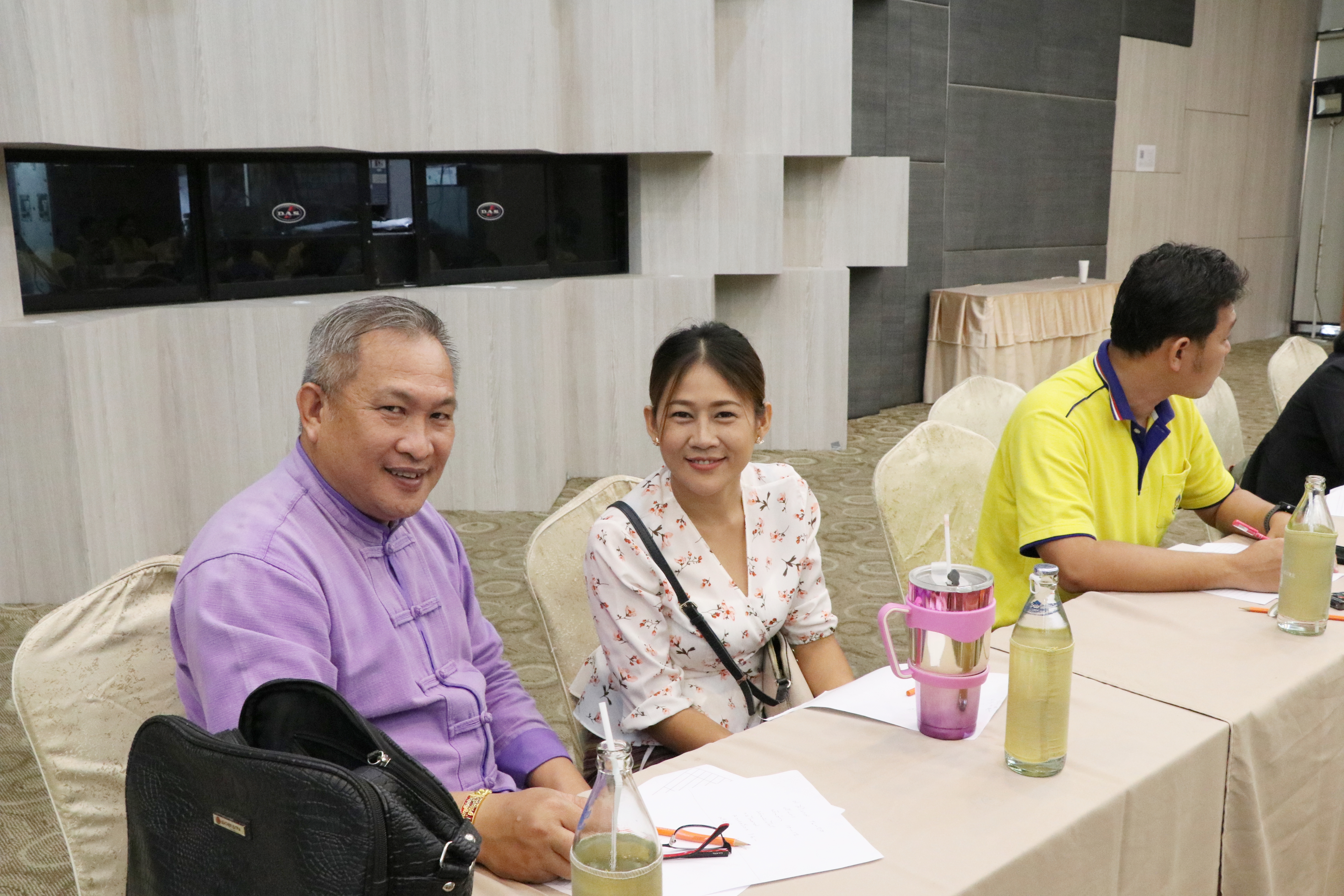 วันที่ 25 กรกฎาคม 2562 เวลา 10.00 น. นายสุวิน  พึ่งเงิน พัฒนาการจังหวัดสุโขทัย เป็นประธานเปิดการประชุมกลไกการขับเคลื่อนการจัดแสดงและจำหน่ายผลิตภัณฑ์ OTOP ตามโครงการ OTOP เคลื่อนที่ (OTOP Mobile) จังหวัดสุโขทัย ณ โรงแรมเทรเชอร์ รีสอร์ทแอนด์สปา อำเภอเมืองสุโขทัย จังหวัดสุโขทัย