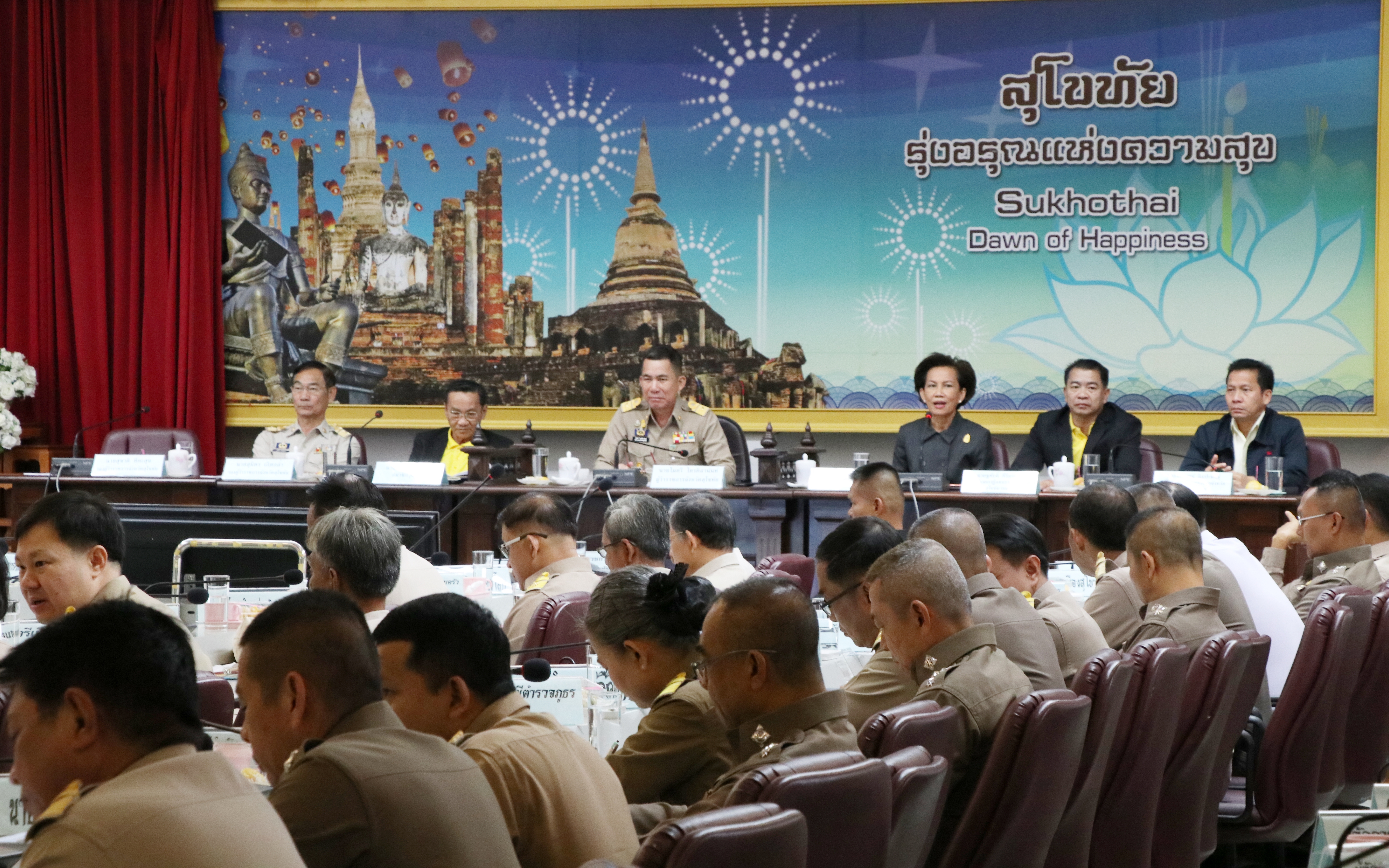 วันที่ 30 กรกฎาคม 2562 เวลา 09.30 น. สำนักงานพัฒนาชุมชนจังหวัดสุโขทัย โดยนายสุวิน พึ่งเงิน พัฒนาการจังหวัดสุโขทัย กล่าวรายงานมอบโล่รางวัลชนะเลิศ การคัดเลือกกิจกรรมพัฒนาชุมชนดีเด่น และการคัดเลือกคนกองทุนพัฒนาบทบาทสตรีดีเด่น  ระดับจังหวัด ประจำปี 2562 รวม 9 รางวัล และการมอบทุนกองทุนพัฒนาเด็กชนบทในพระราชูปถัมภ์สมเด็จพระเทพรัตนราชสุดาฯ สยามบรมราชกุมารี ประจำปีงบประมาณ 2562 ในการประชุมกรมการจังหวัดสุโขทัย