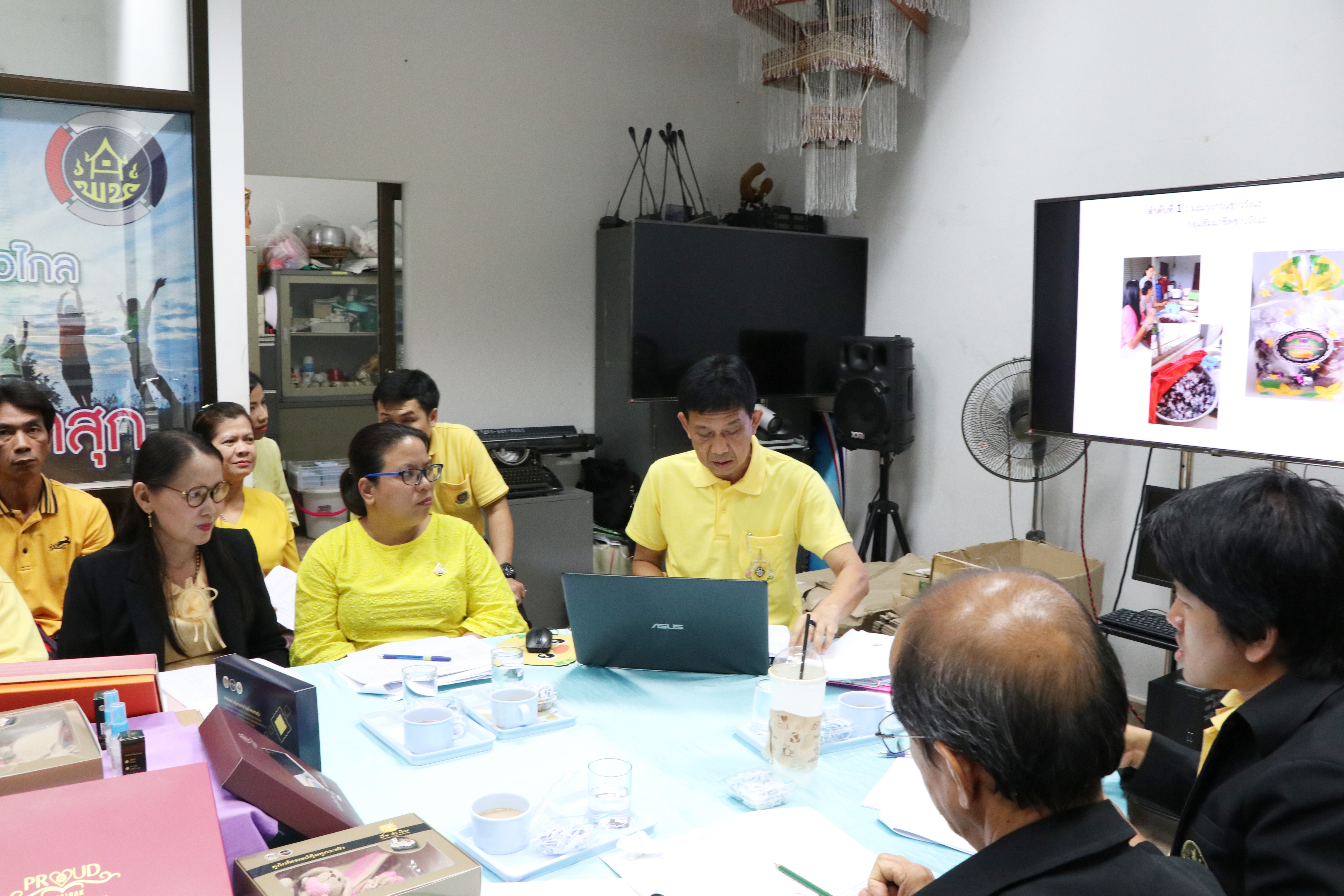 จังหวัดสุโขทัย พิจารณาผลิตภัณฑ์ OTOP จำนวน 1 ผลิตภัณฑ์ ที่ผ่านกระบวนการพัฒนาผลิตภัณฑ์ ตามโครงการส่งเสริมกระบวนการเครือข่ายองค์ความรู้ KBO จังหวัด เพื่อเข้าร่วมประกวดและเผยแพร่ผลการดำเนิน ภายในงานศิลปาชีพประทีปไทย OTOP ก้าวไกลด้วยพระบารมี ประจำปี พ.ศ. 2562