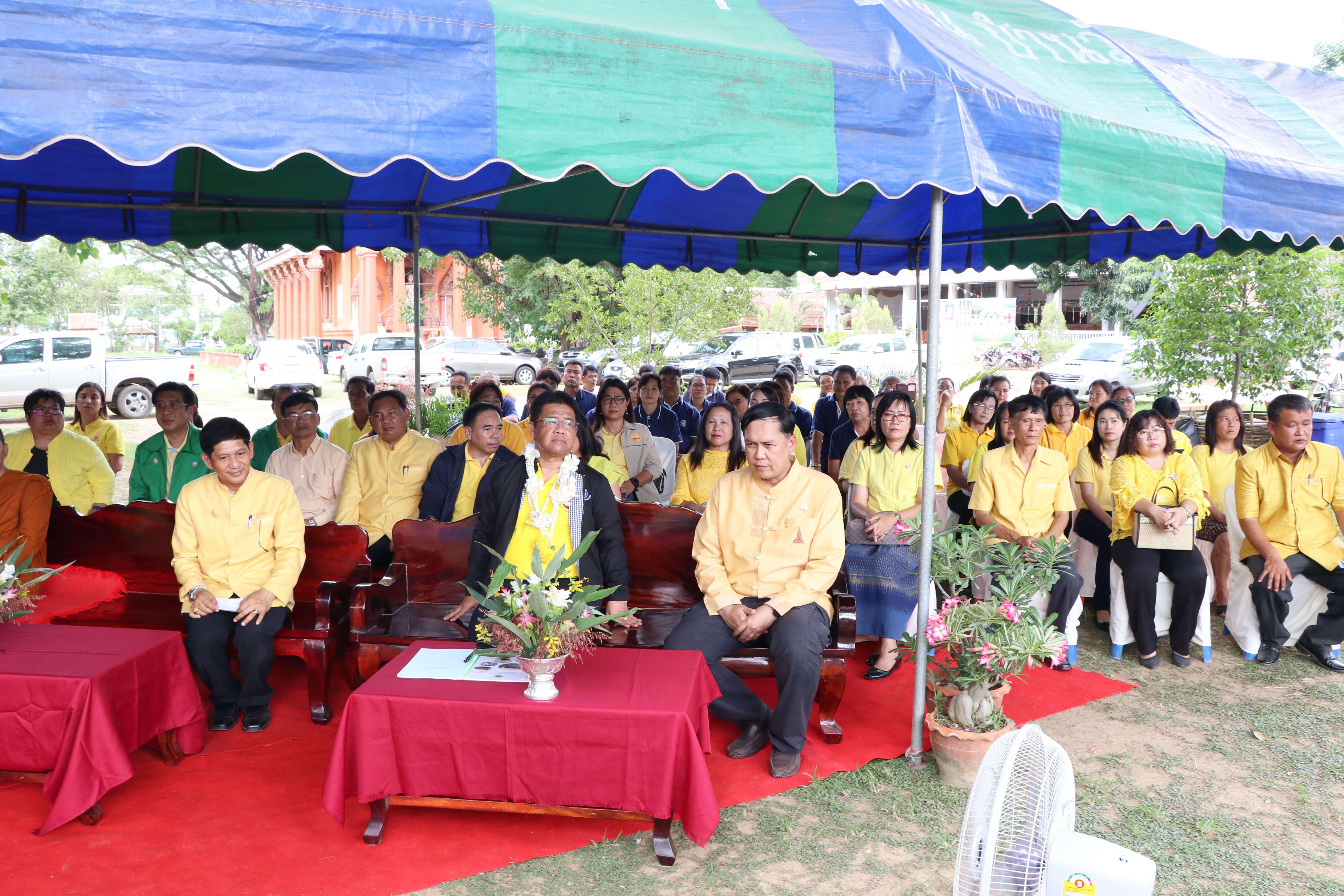 “รองอธิบดีกรมการพัฒนาชุมชน ติดตามการดำเนินงาน โครงการหมู่บ้านเศรษฐกิจพอเพียงเฉลิมพระเกียรติ มั่นคง มั่งคั่ง ยั่งยืน เนื่องในโอกาสมหามงคลพระราชพิธีบรมราชาภิเษก “ในพื้นที่จังหวัดสุโขทัย