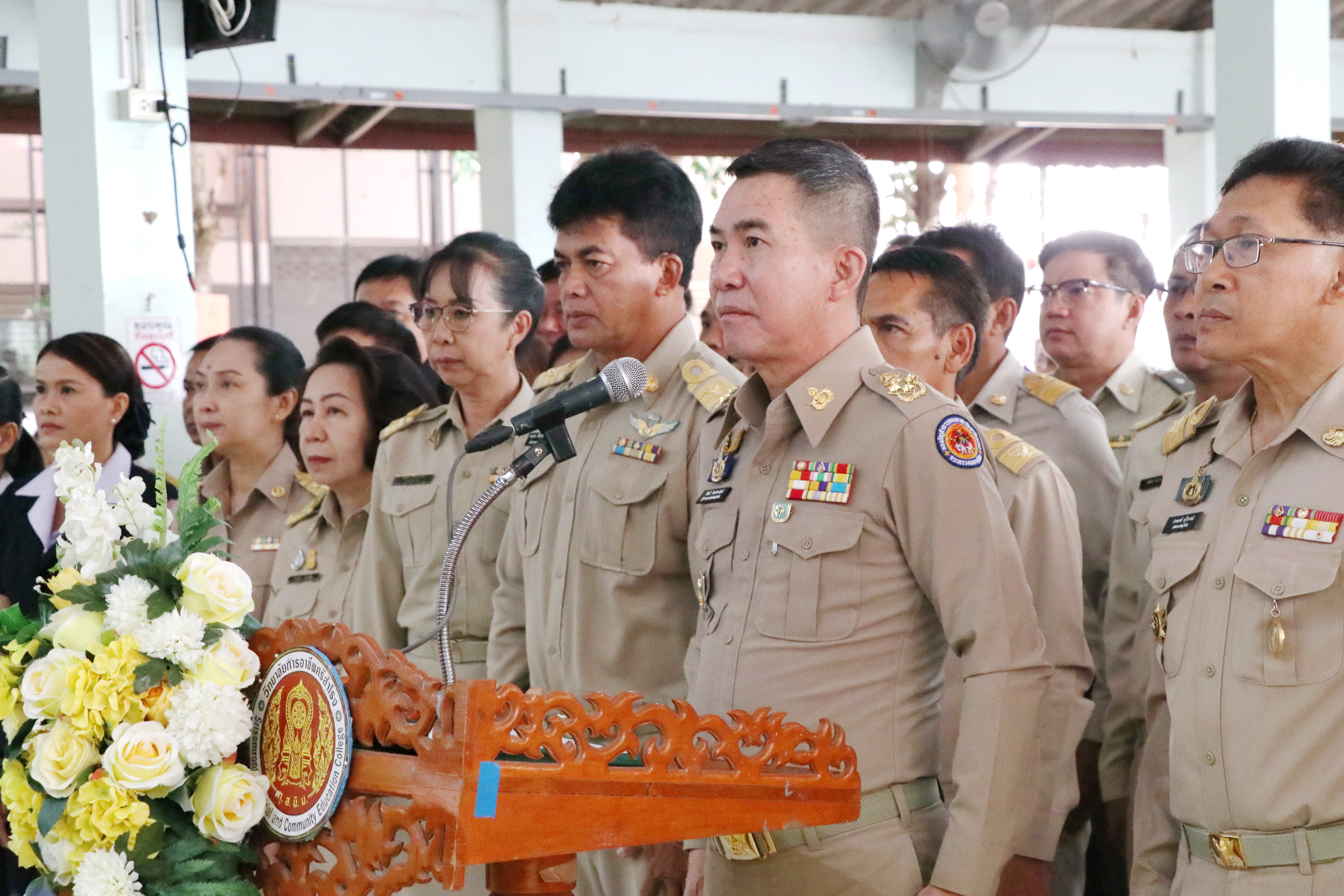 วันที่ 17 ตุลาคม 2562 เวลา 09.00 น. นางสาวกฤษณา กันทะสา หัวหน้ากลุ่มงานยุทธศาสตร์ฯ รักษาราชการแทนพัฒนาการจังหวัดสุโขทัย ร่วมพิธีเปิดโครงการปกป้องสถาบันชาติเพื่อเสริมสร้างความสมานฉันท์ และโครงการหน่วยบำบัดทุกข์ บำรุงสุข สร้างรอยยิ้มให้ประชาชน ณ วิทยาลัยการอาชีพศรีสำโรง ต.สามเรือน อ.ศรีสำโรง จ.สุโขทัย