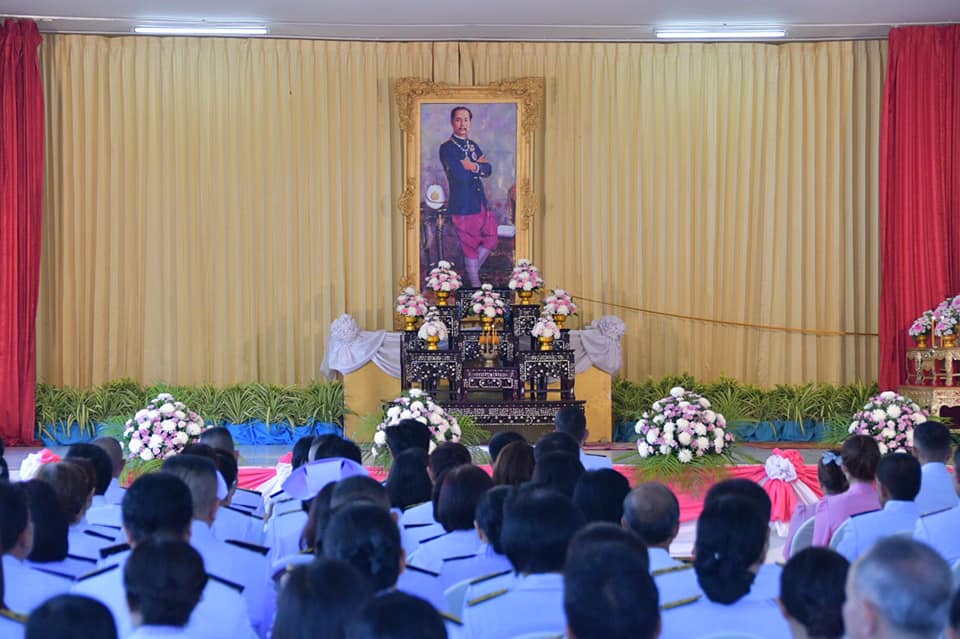 “สำนักงานพัฒนาชุมชนจังหวัดสุโขทัย ร่วมพิธีบำเพ็ญกุศลและกิจกรรมน้อมรำลึกเนื่องในวันคล้ายวันสวรรคตพระบาทสมเด็จพระจุลจอมเกล้าเจ้าอยู่หัว”