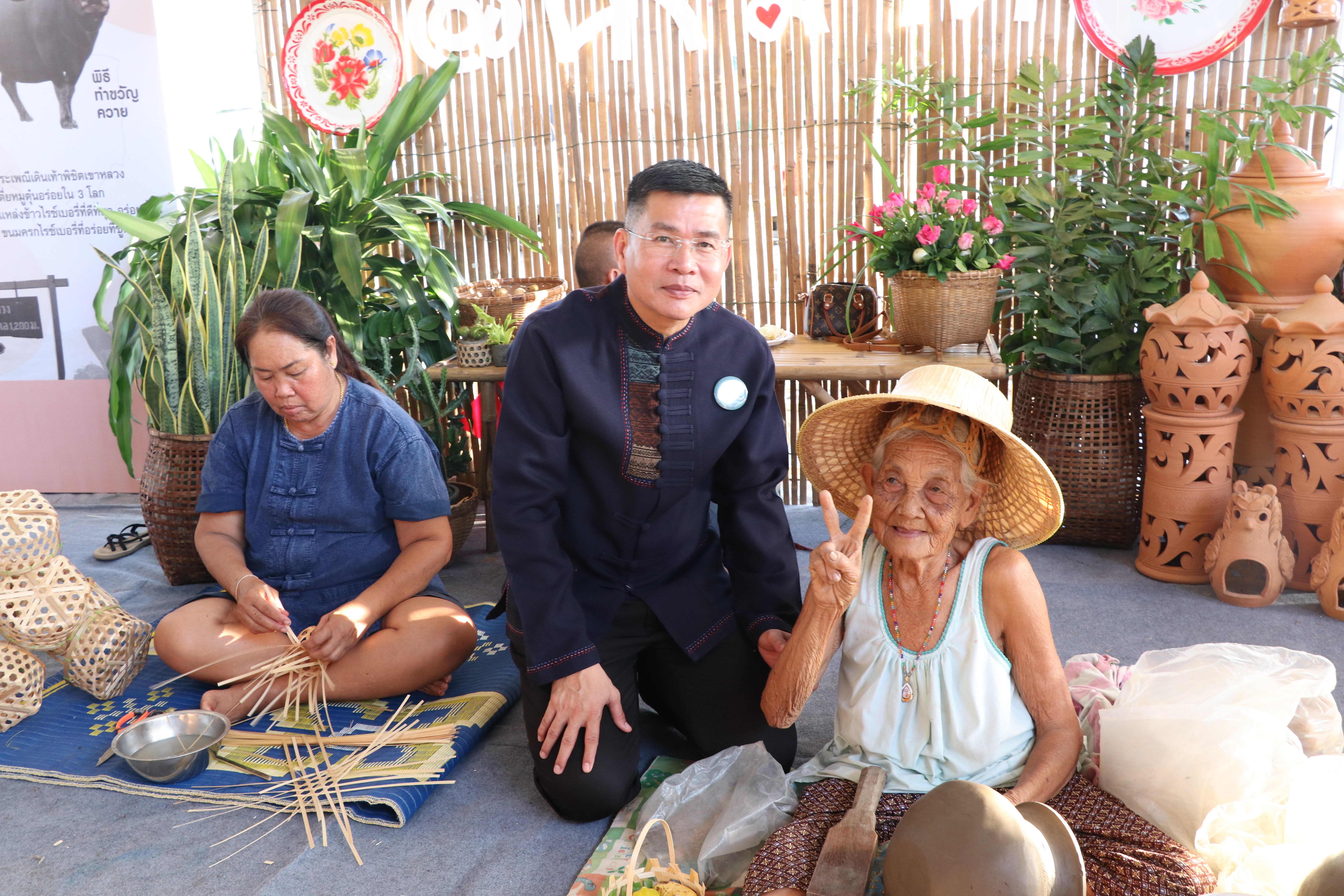 “เริ่มแล้ว มหกรรมหมู่บ้านท่องเที่ยว OTOP “สุโขทัย ดินแดน แห่งความสุข” ณ บิ๊กซีซูเปอร์เซ็นเตอร์ สุโขทัย”