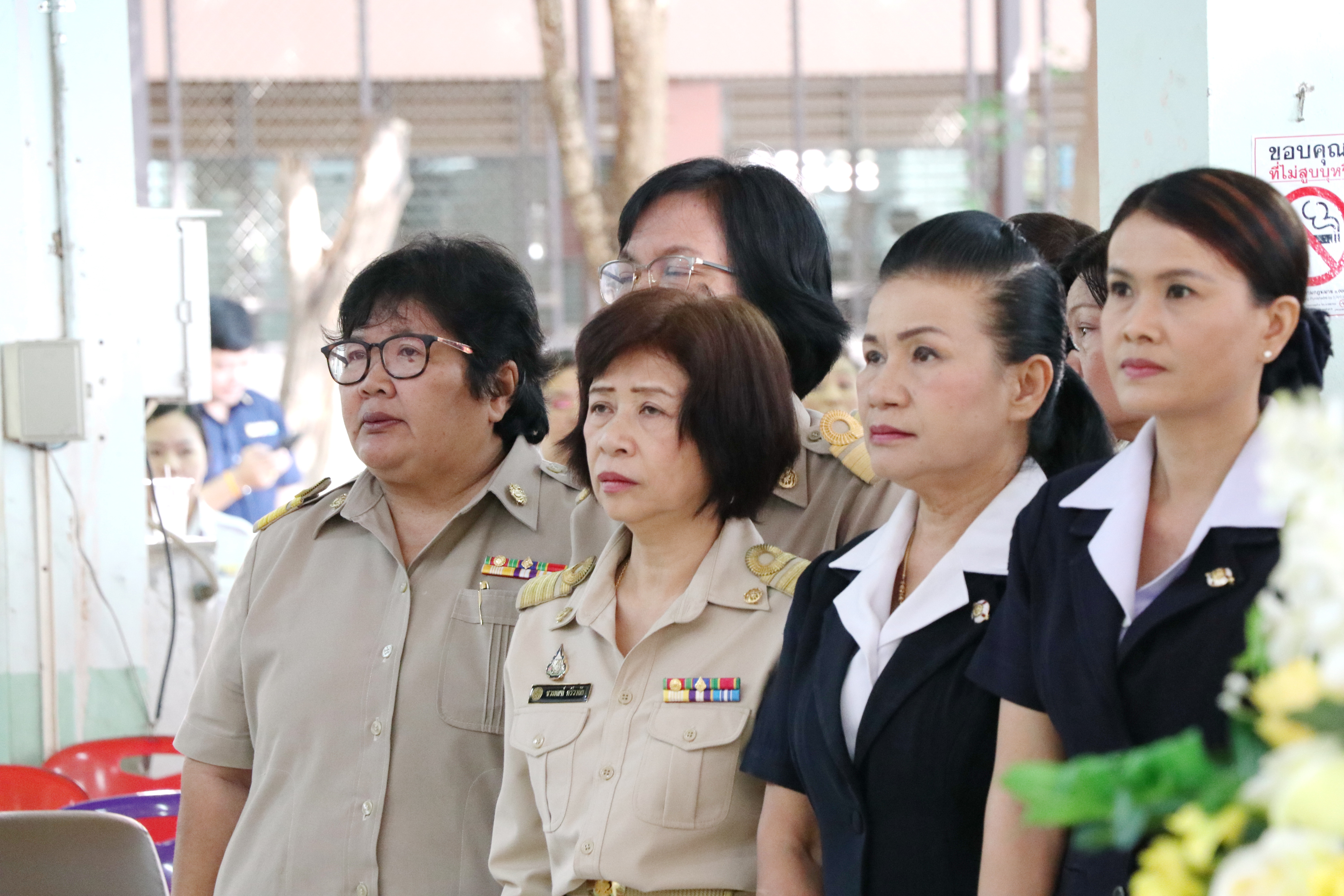 วันที่ 17 ตุลาคม 2562 เวลา 09.00 น. นางสาวกฤษณา กันทะสา หัวหน้ากลุ่มงานยุทธศาสตร์ฯ รักษาราชการแทนพัฒนาการจังหวัดสุโขทัย ร่วมพิธีเปิดโครงการปกป้องสถาบันชาติเพื่อเสริมสร้างความสมานฉันท์ และโครงการหน่วยบำบัดทุกข์ บำรุงสุข สร้างรอยยิ้มให้ประชาชน ณ วิทยาลัยการอาชีพศรีสำโรง ต.สามเรือน อ.ศรีสำโรง จ.สุโขทัย