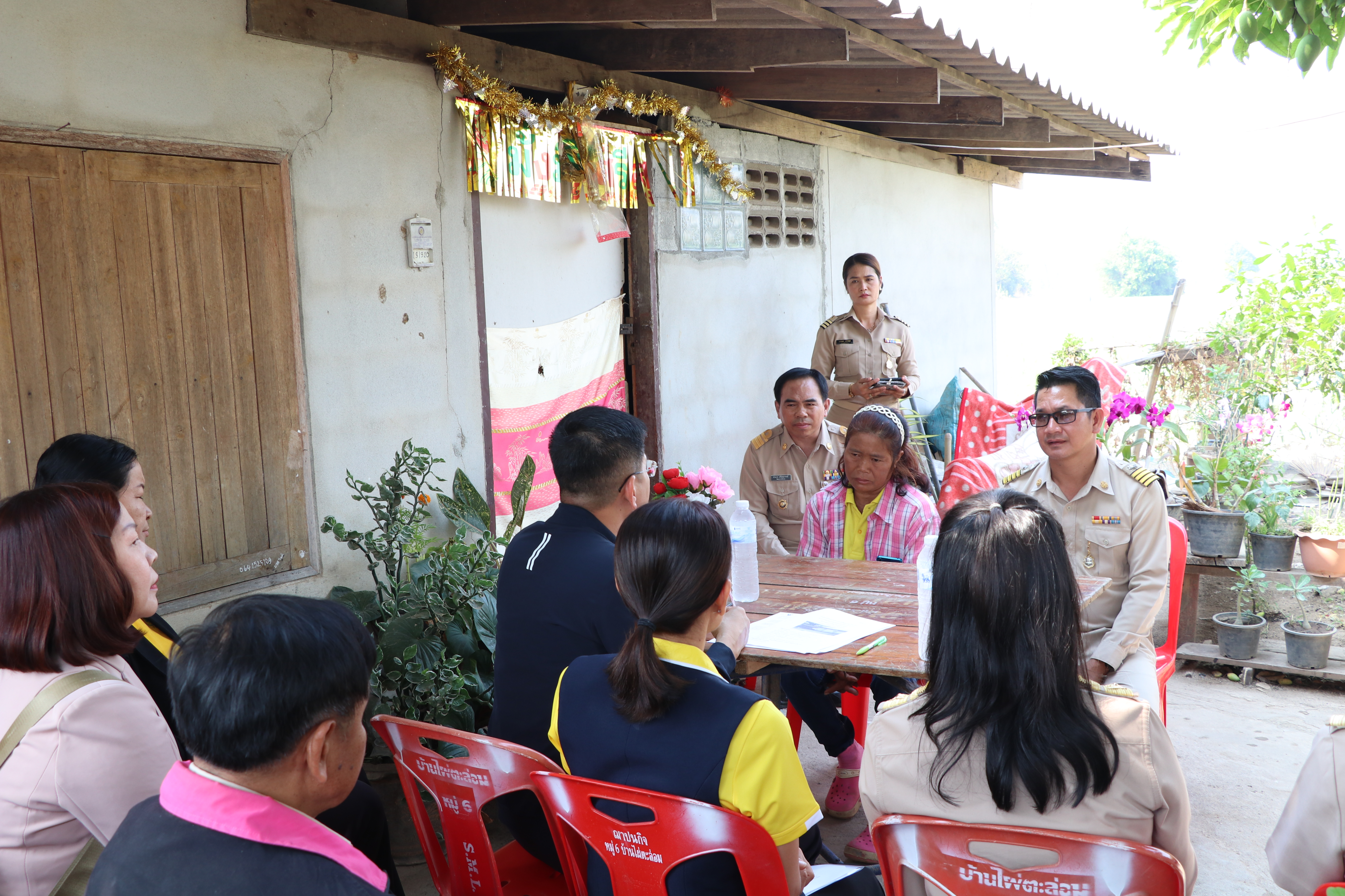 “จังหวัดสุโขทัย ผนึกกำลังหน่วยงานราชการจังหวัด/อำเภอ ลงพื้นที่บูรณาการแก้ไขปัญหาความยากจน ตามโครงการ”สุโขทัยเมืองผาสุก”
