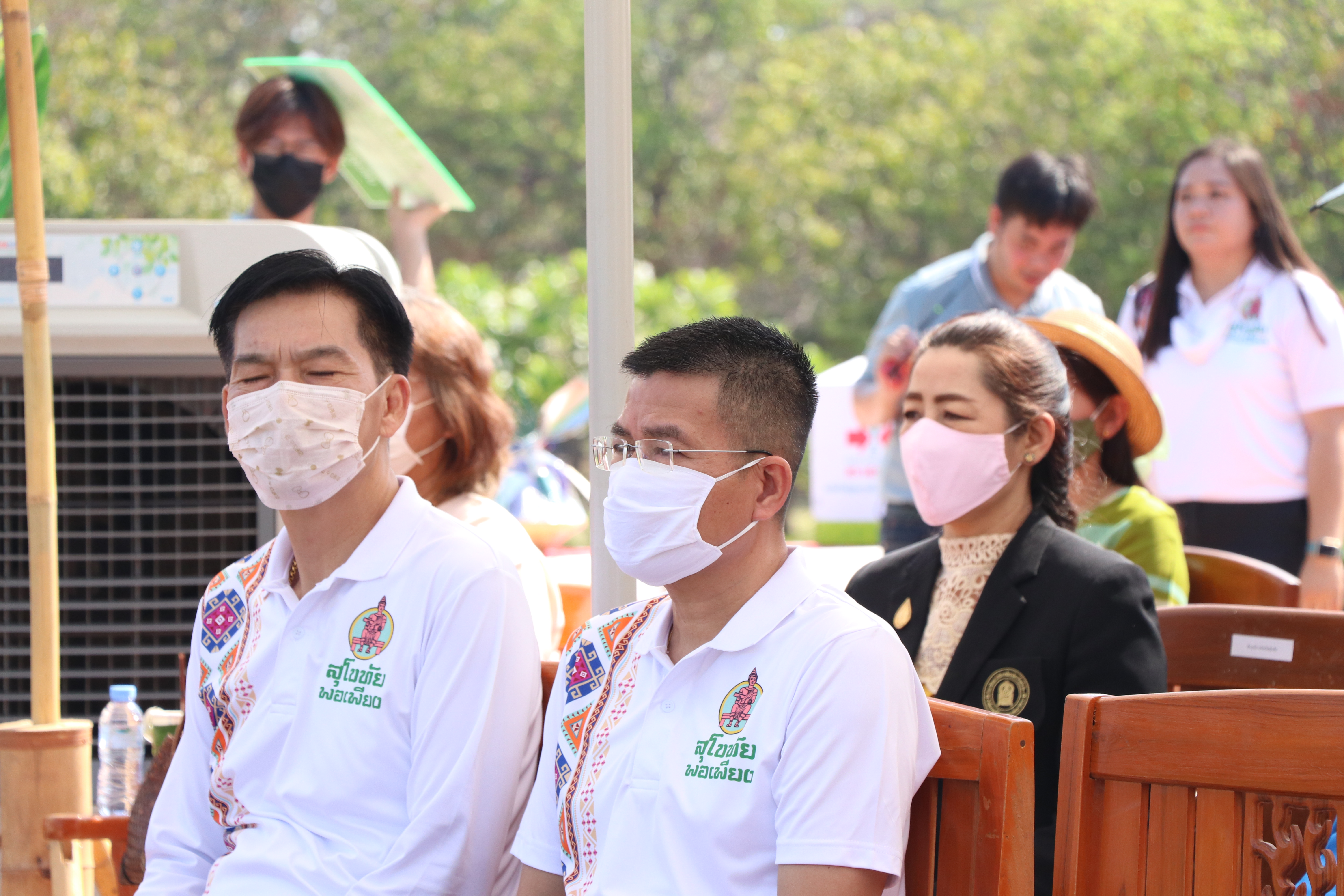 จังหวัดสุโขทัย เปิดโครงการสุโขทัยพอเพียง กิจกรรมสตรีสุโขทัยร่วมใจสู้ภัย COVID – 19 ตามหลักปรัชญาของเศรษฐกิจพอเพียง ณ บริเวณลานอนุสาวรีย์พ่อขุนรามคำแหงมหาราช อุทยานประวัติศาสตร์สุโขทัย