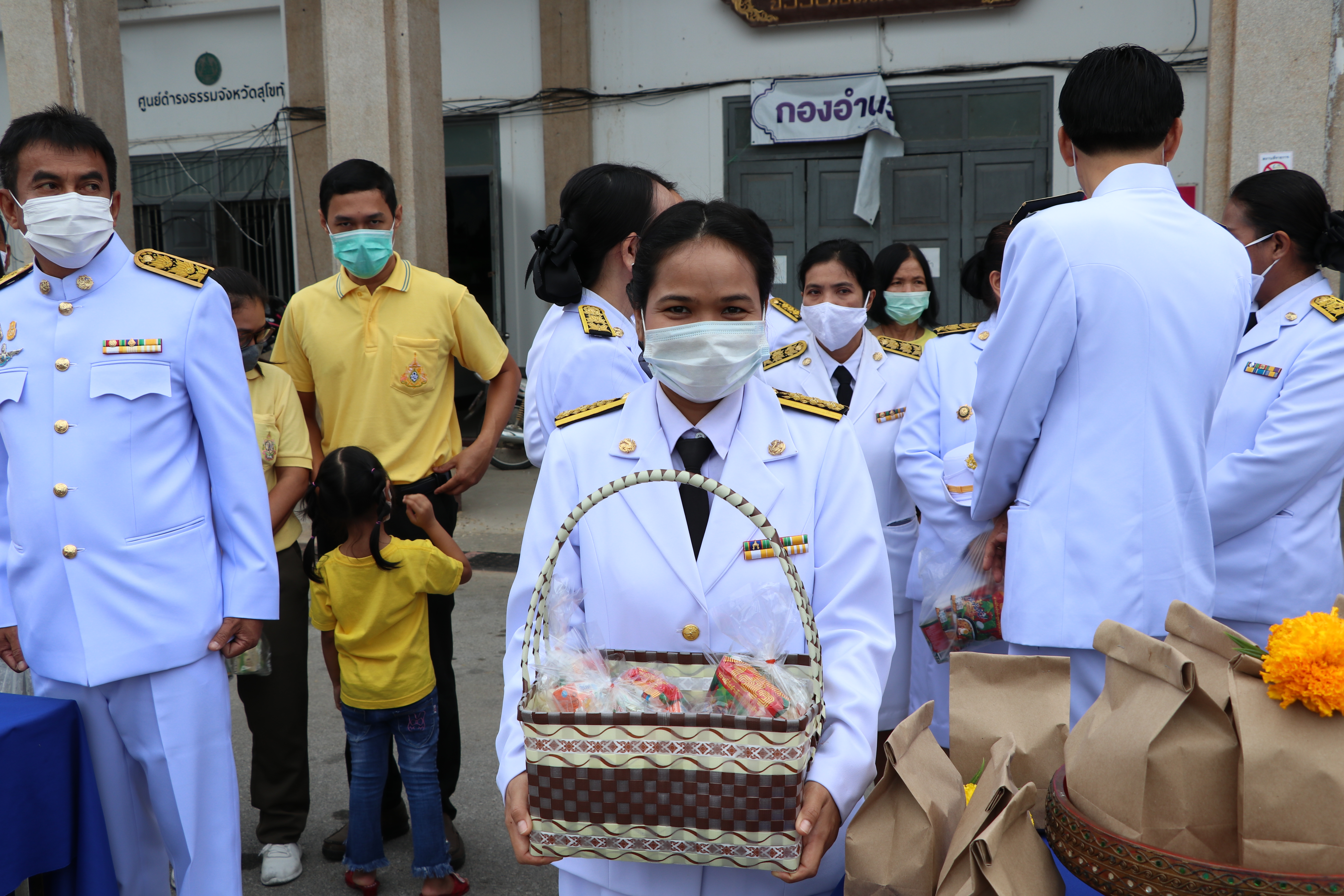 วันที่ 28 กรกฎาคม 2563 เวลา 07.00 น. นายธวัช ใสสม พัฒนาการจังหวัดสุโขทัย นำข้าราชการ พนักงาน ลูกจ้าง สำนักงานพัฒนาชุมชนจังหวัดสุโขทัย เข้าร่วมกิจกรรมเฉลิมพระเกียรติพระบาทสมเด็จพระเจ้าอยู่หัว เนื่องในโอกาสวันเฉลิมพระชนมพรรษา 28 กรกฎาคม 2563 ณ ศาลาเอนกประสงค์ ศาลากลางจังหวัดสุโขทัย