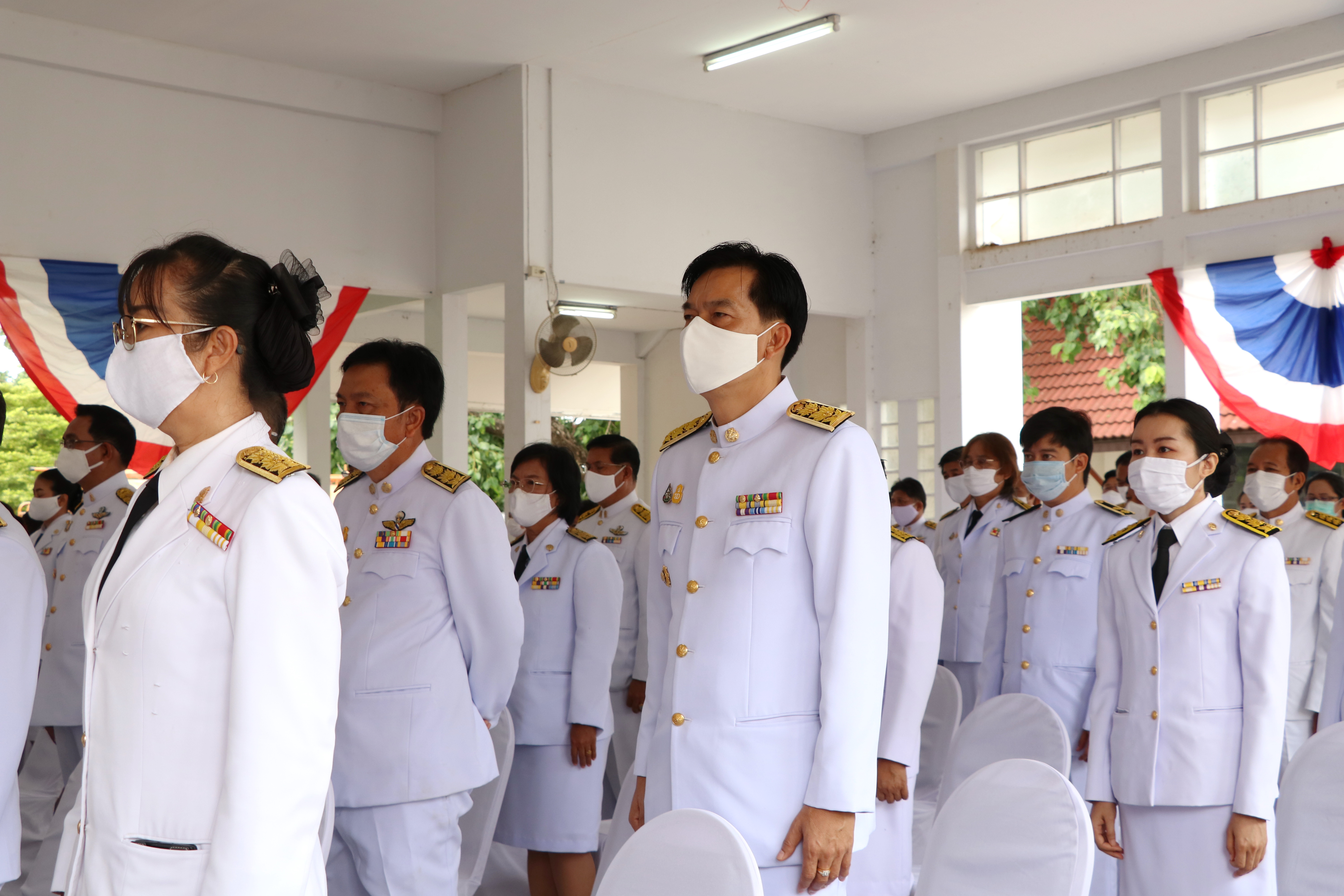 วันที่ 28 กรกฎาคม 2563 เวลา 07.00 น. นายธวัช ใสสม พัฒนาการจังหวัดสุโขทัย นำข้าราชการ พนักงาน ลูกจ้าง สำนักงานพัฒนาชุมชนจังหวัดสุโขทัย เข้าร่วมกิจกรรมเฉลิมพระเกียรติพระบาทสมเด็จพระเจ้าอยู่หัว เนื่องในโอกาสวันเฉลิมพระชนมพรรษา 28 กรกฎาคม 2563 ณ ศาลาเอนกประสงค์ ศาลากลางจังหวัดสุโขทัย