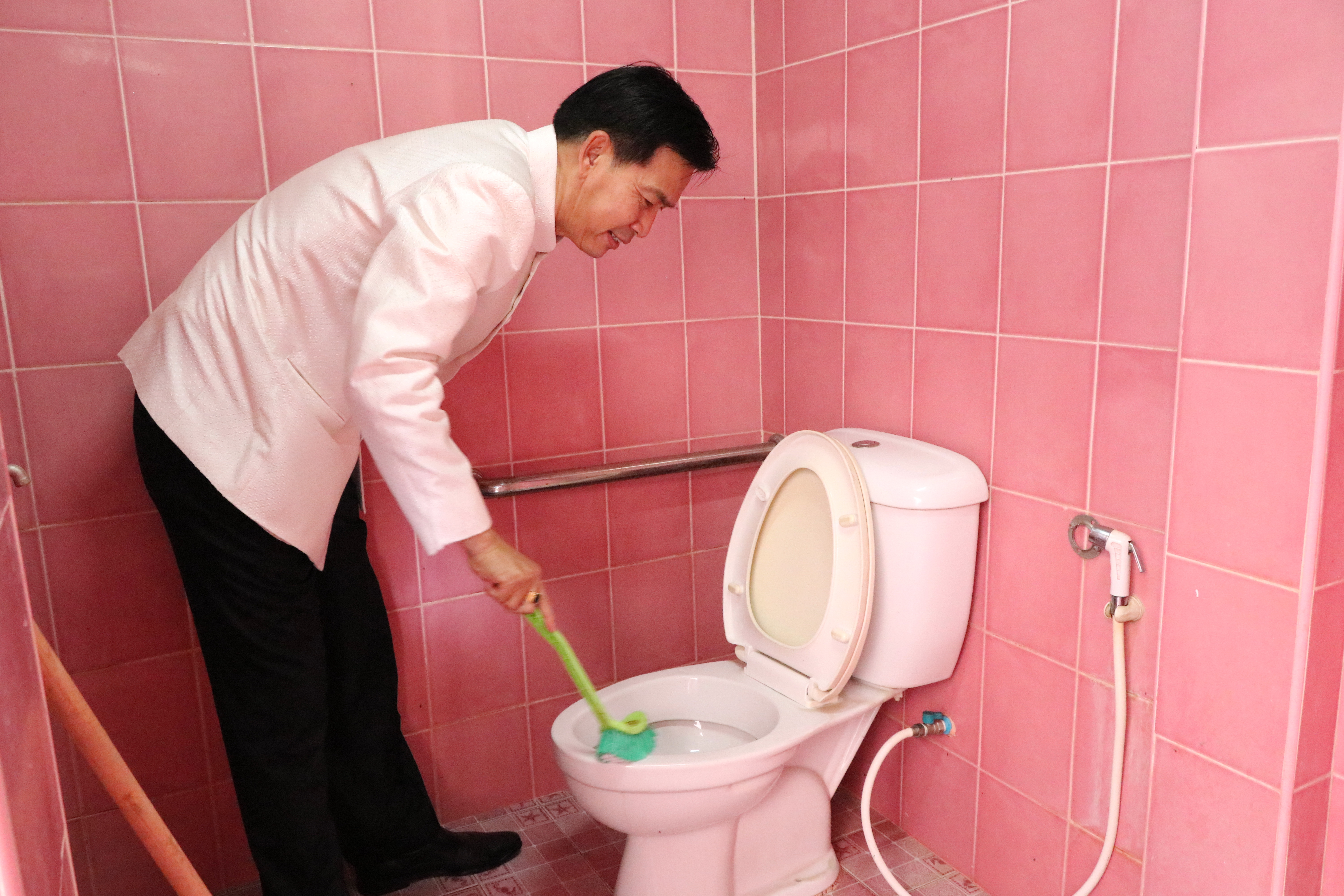 พช.สุโขทัย จัดกิจกรรม”โครงการเข้าวัด ถือศีล ฝึกจิต พัฒนาใจ ข้าราชการสำนักงานพัฒนาชุมชนจังหวัดสุโขทัย