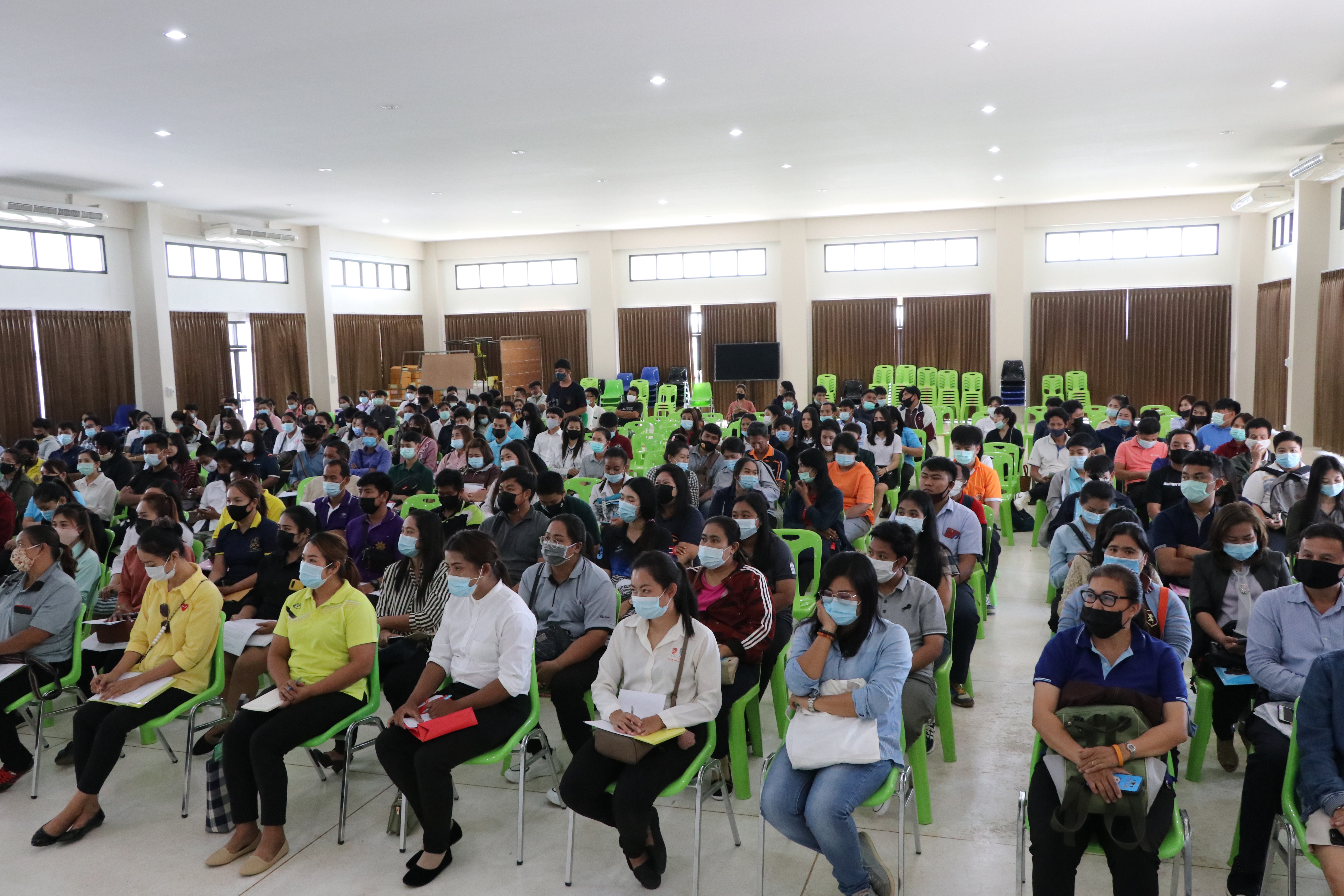 “จังหวัดสุโขทัย ปฐมนิเทศ และจัดทำบันทึกข้อตกลงการจ้างงาน(รอบบ่าย) ผู้ผ่านการคัดเลือกบุคคลเพื่อจัดจ้างเป็นลูกจ้างเหมาบริการปฏิบัติภารกิจตามโครงการพัฒนาพื้นที่ต้นแบบการพัฒนาคุณภาพชีวิตตามหลักทฤษฎีใหม่ ประยุกต์สู่ “โคก หนอง นา โมเดล” กลุ่มเป้าหมายที่ 2 จำนวน 4 อำเภอ”