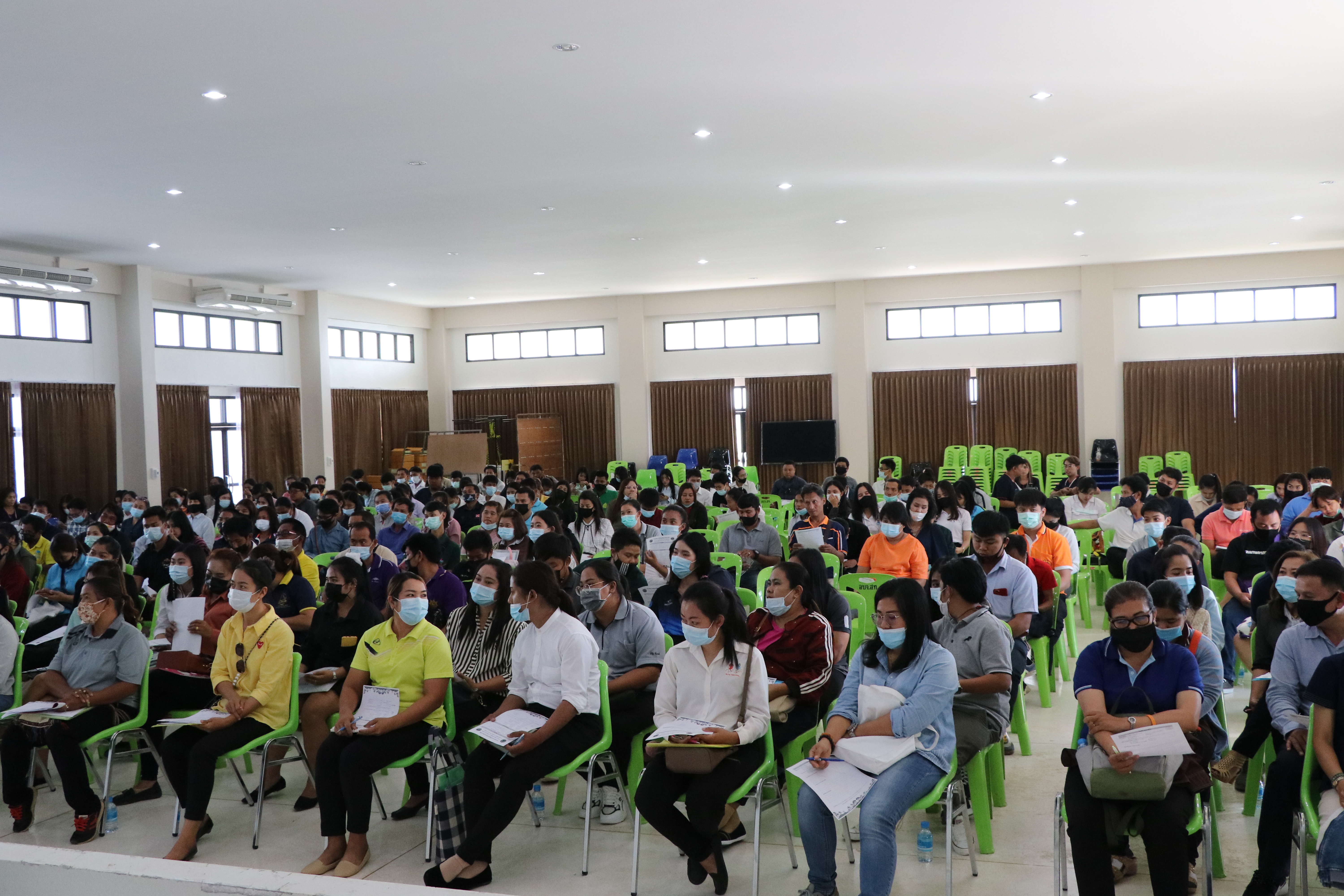 “จังหวัดสุโขทัย ปฐมนิเทศ และจัดทำบันทึกข้อตกลงการจ้างงาน(รอบบ่าย) ผู้ผ่านการคัดเลือกบุคคลเพื่อจัดจ้างเป็นลูกจ้างเหมาบริการปฏิบัติภารกิจตามโครงการพัฒนาพื้นที่ต้นแบบการพัฒนาคุณภาพชีวิตตามหลักทฤษฎีใหม่ ประยุกต์สู่ “โคก หนอง นา โมเดล” กลุ่มเป้าหมายที่ 2 จำนวน 4 อำเภอ”