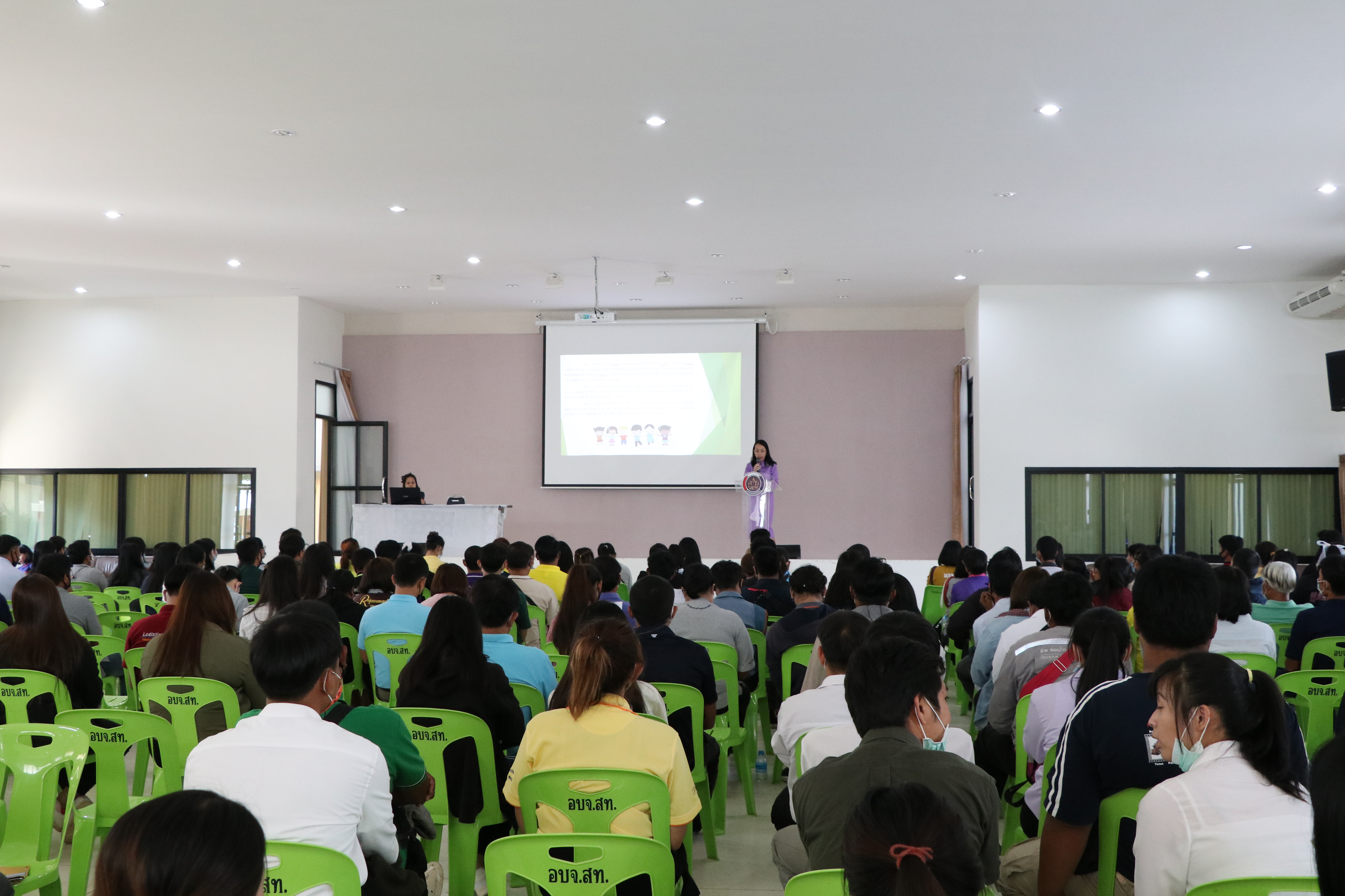 “จังหวัดสุโขทัย ปฐมนิเทศ และจัดทำบันทึกข้อตกลงการจ้างงาน(รอบบ่าย) ผู้ผ่านการคัดเลือกบุคคลเพื่อจัดจ้างเป็นลูกจ้างเหมาบริการปฏิบัติภารกิจตามโครงการพัฒนาพื้นที่ต้นแบบการพัฒนาคุณภาพชีวิตตามหลักทฤษฎีใหม่ ประยุกต์สู่ “โคก หนอง นา โมเดล” กลุ่มเป้าหมายที่ 2 จำนวน 4 อำเภอ”