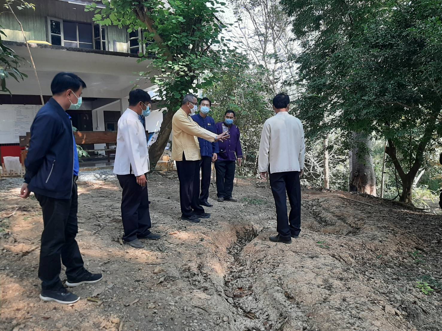 “เริ่มแล้ว จังหวัดสุโขทัย เปิดการฝึกอบรม กิจกรรมที่ 1 ฝึกอบรมเพิ่มทักษะระยะสั้นการพัฒนากสิกรรม สู่ระบบเศรษฐกิจพอเพียง รูปแบบ โคก หนอง นา โมเดล พลิกวิกฤต COVID-19 เตรียมสร้างรายให้ชุมชน”