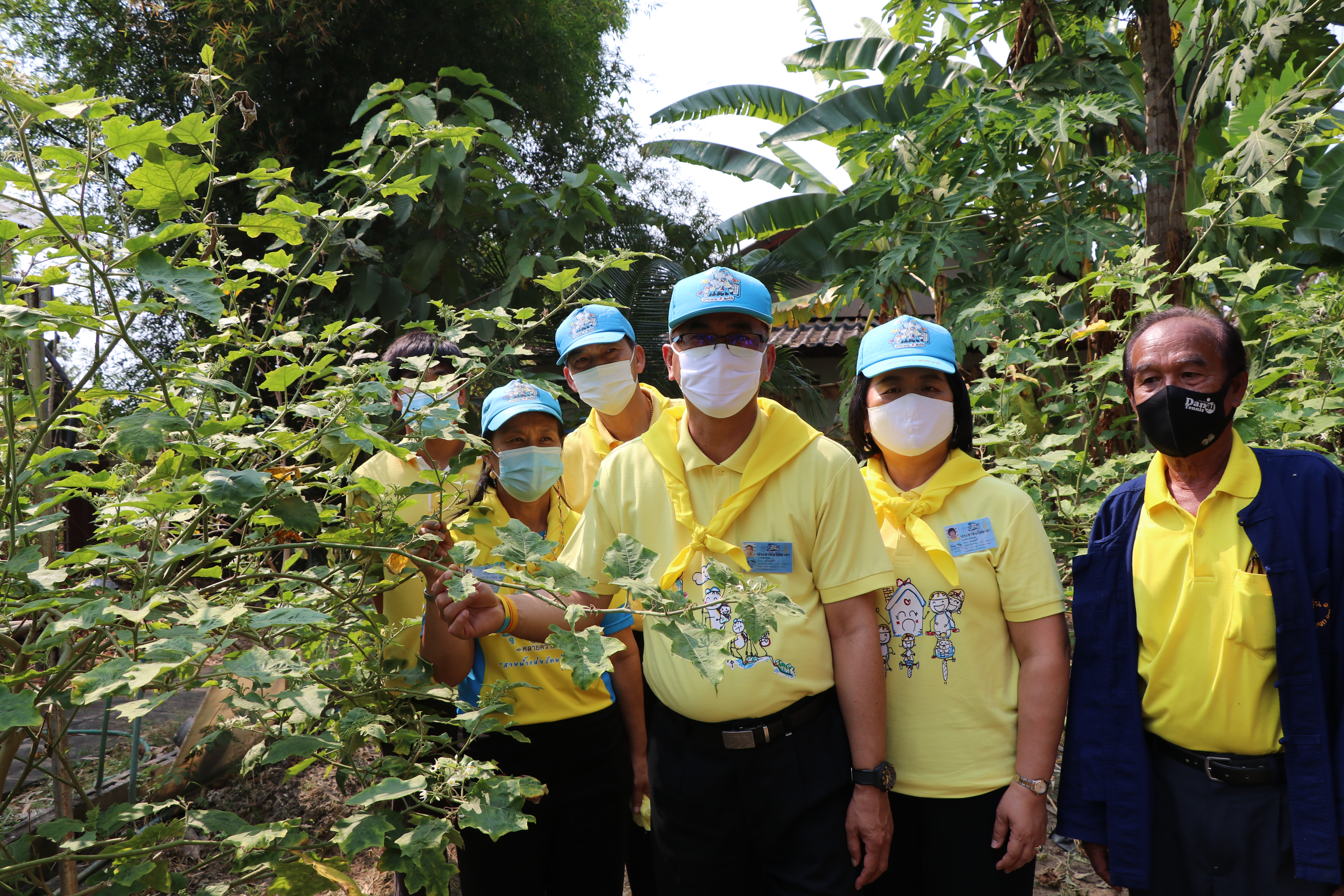 จังหวัดสุโขทัย Kick off “โครงการเสริมสร้างและพัฒนาผู้นำการเปลี่ยนแปลง” จิตอาสาพัฒนาชุมชน เอามื้อสามัคคี “ทำความดีด้วยหัวใจ” 1 หมู่บ้าน สามารถดูแลได้ทั้งตำบล สร้างความมั่นคงทางด้านอาหาร ด้วยหลักปรัชญาของเศรษฐกิจพอเพียง