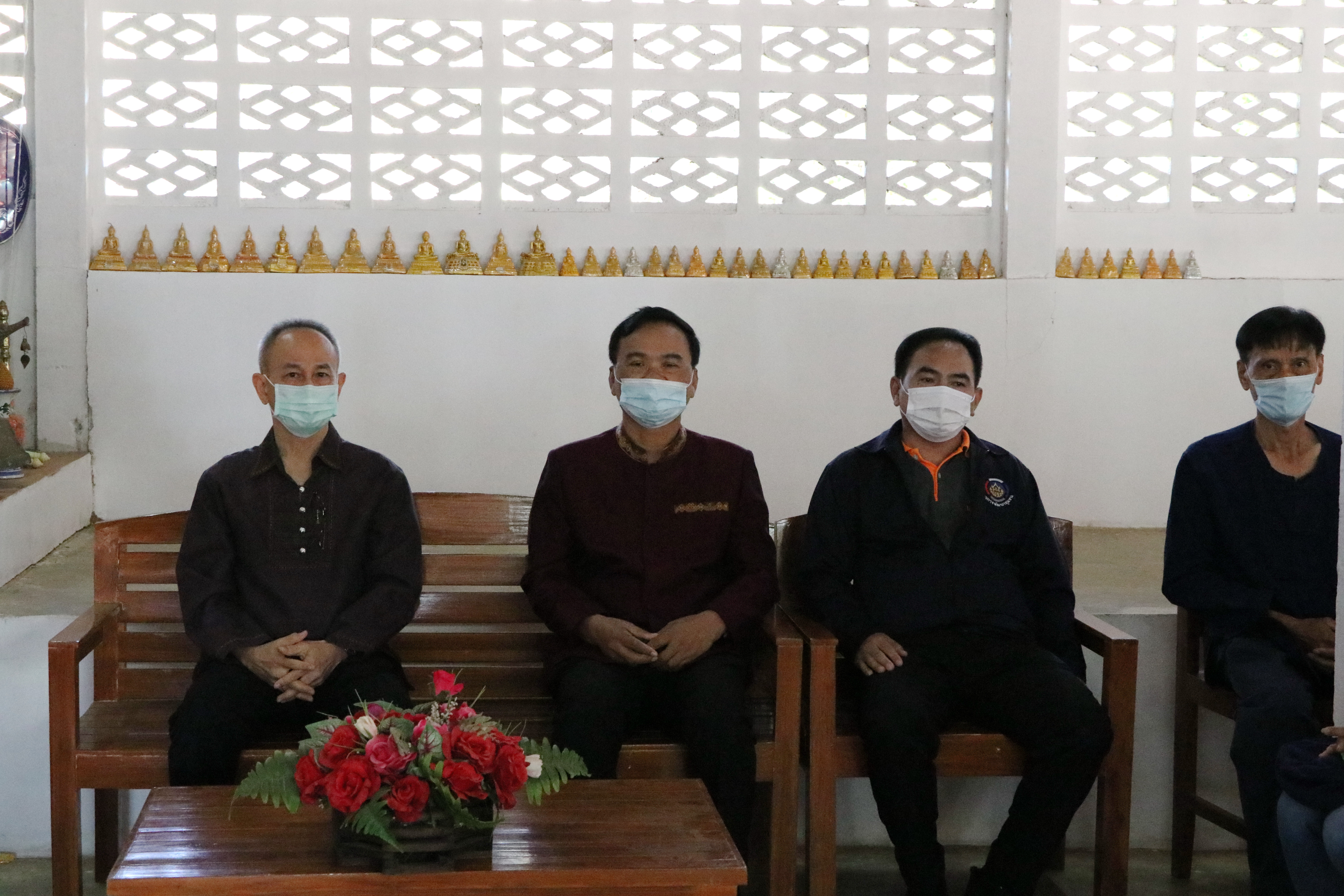 “นายอำเภอศรีนคร จังหวัดสุโขทัย ร่วมบูรณาการเปิดโครงการอบรม รุ่นที่ 5 ครัวเรือนต้นแบบ HLM และนักพัฒนาพื้นที่ต้นแบบ จังหวัดสุโขทัย โครงการ “โคก หนอง นา โมเดล” อบรม 5 วัน 4 คืน เสริมองค์ความรู้ มุ่งสู่ความยั่งยืนของชุมชน”