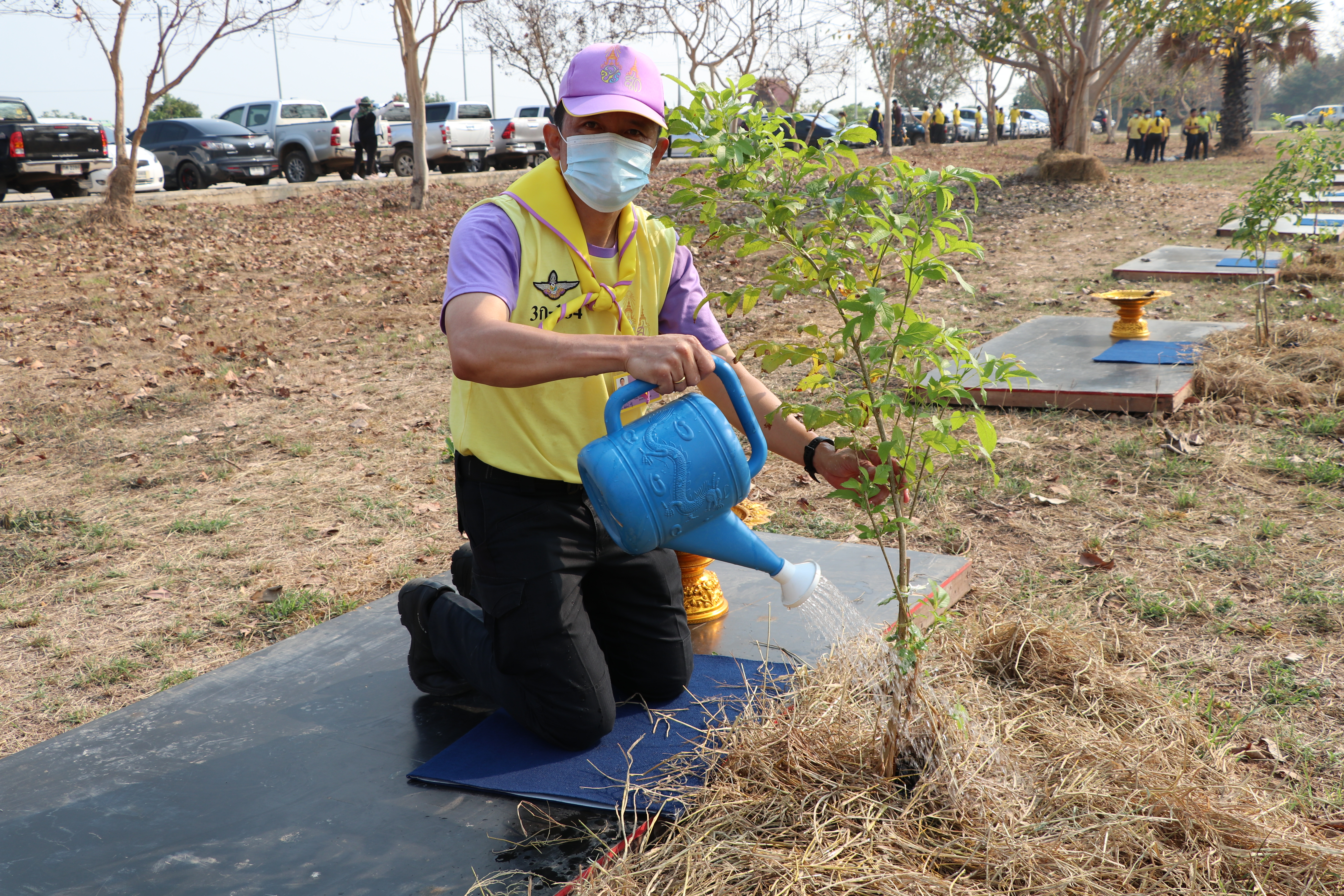 จังหวัดสุโขทัยบูรณาการภาคีการพัฒนา จัดกิจกรรมจิตอาสาพัฒนา “เอามื้อสามัคคี ห่มดิน” ต้นทองอุไร 2,500 ต้น รอบแผ่นดินรูปหัวใจ เตรียมความพร้อมการรับเสด็จพระบาทสมเด็จพระเจ้าอยู่หัว และสมเด็จพระนางเจ้าฯ พระบรมราชินี ทรงประกอบพิธีวางศิลาฤกษ์ และทรงเปิดอาคารที่ทำการศาลจังหวัดสุโขทัย