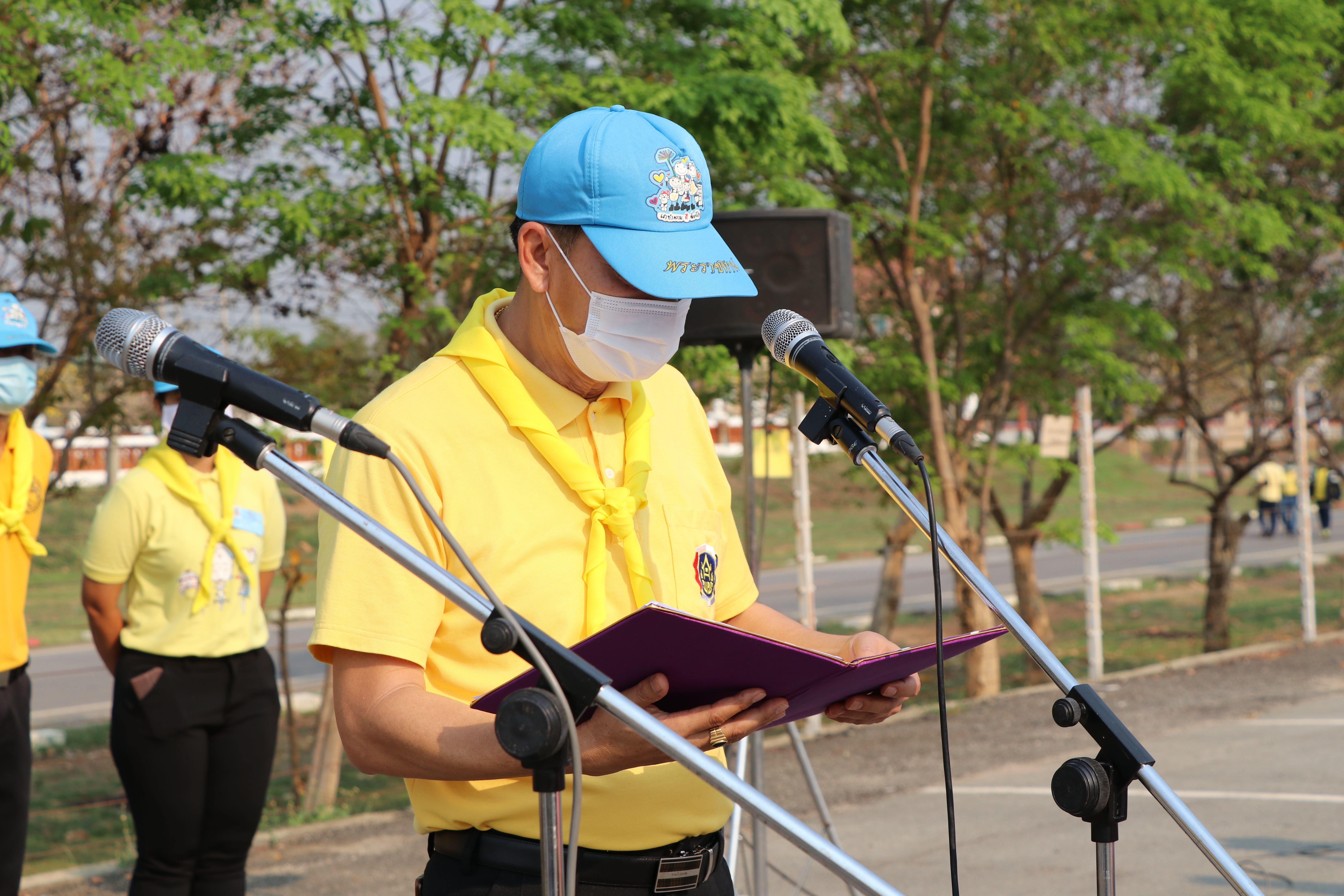 จังหวัดสุโขทัยบูรณาการภาคีการพัฒนา จัดกิจกรรมจิตอาสาพัฒนา “เอามื้อสามัคคี ห่มดิน” ต้นทองอุไร 2,500 ต้น รอบแผ่นดินรูปหัวใจ เตรียมความพร้อมการรับเสด็จพระบาทสมเด็จพระเจ้าอยู่หัว และสมเด็จพระนางเจ้าฯ พระบรมราชินี ทรงประกอบพิธีวางศิลาฤกษ์ และทรงเปิดอาคารที่ทำการศาลจังหวัดสุโขทัย