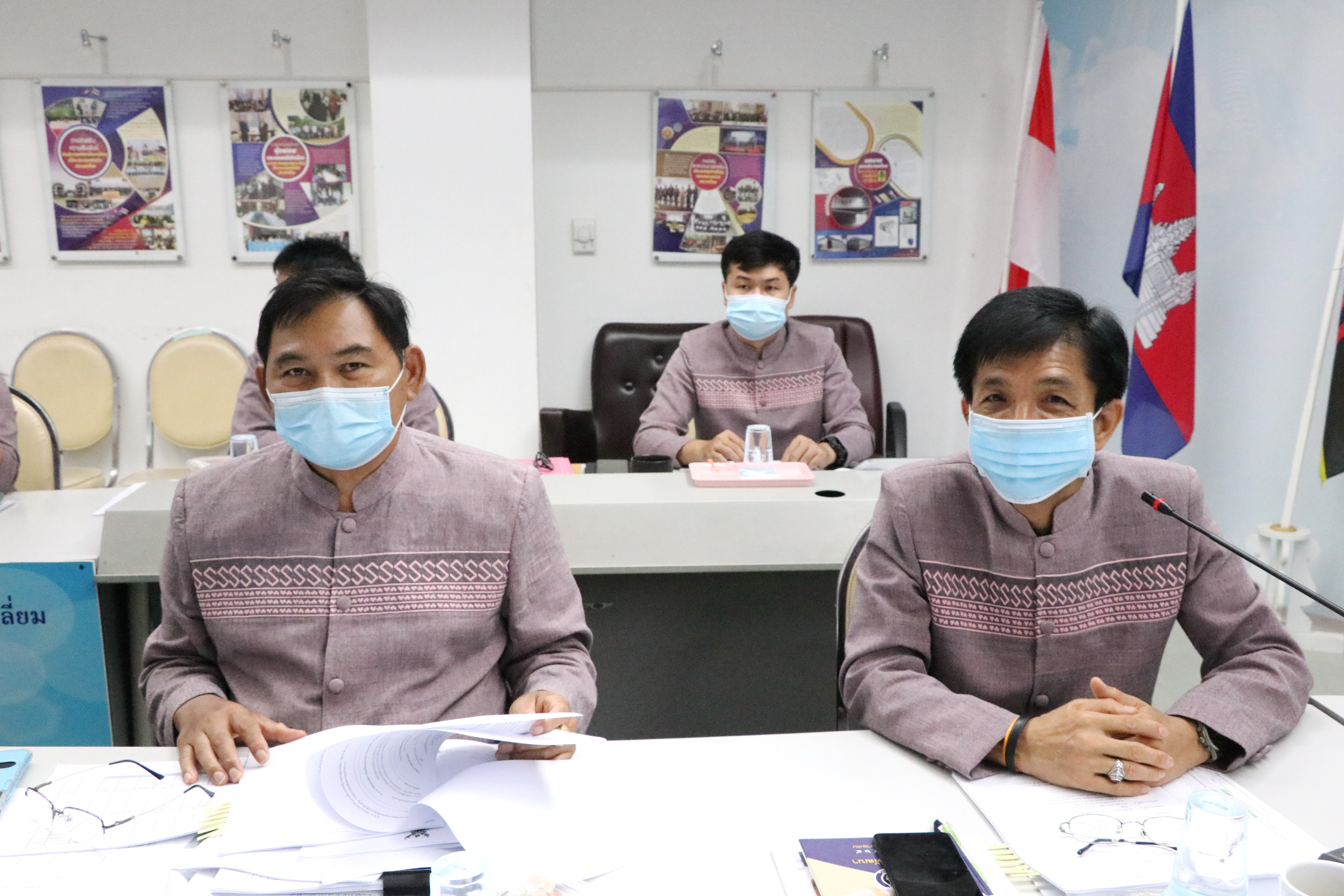 “พช.สุโขทัย ประชุมพัฒนาการอำเภอ วางแผนการขับเคลื่อนภารกิจงานให้ประสบผลสำเร็จตามเป้าหมายที่กำหนด พร้อมทั้งสร้างวัฒนธรรมองค์กร ร่วมใจใส่ผ้าไทยลายขอเจ้าฟ้าสิริวัณณวรีฯ เข้าร่วมประชุมทุกคน”