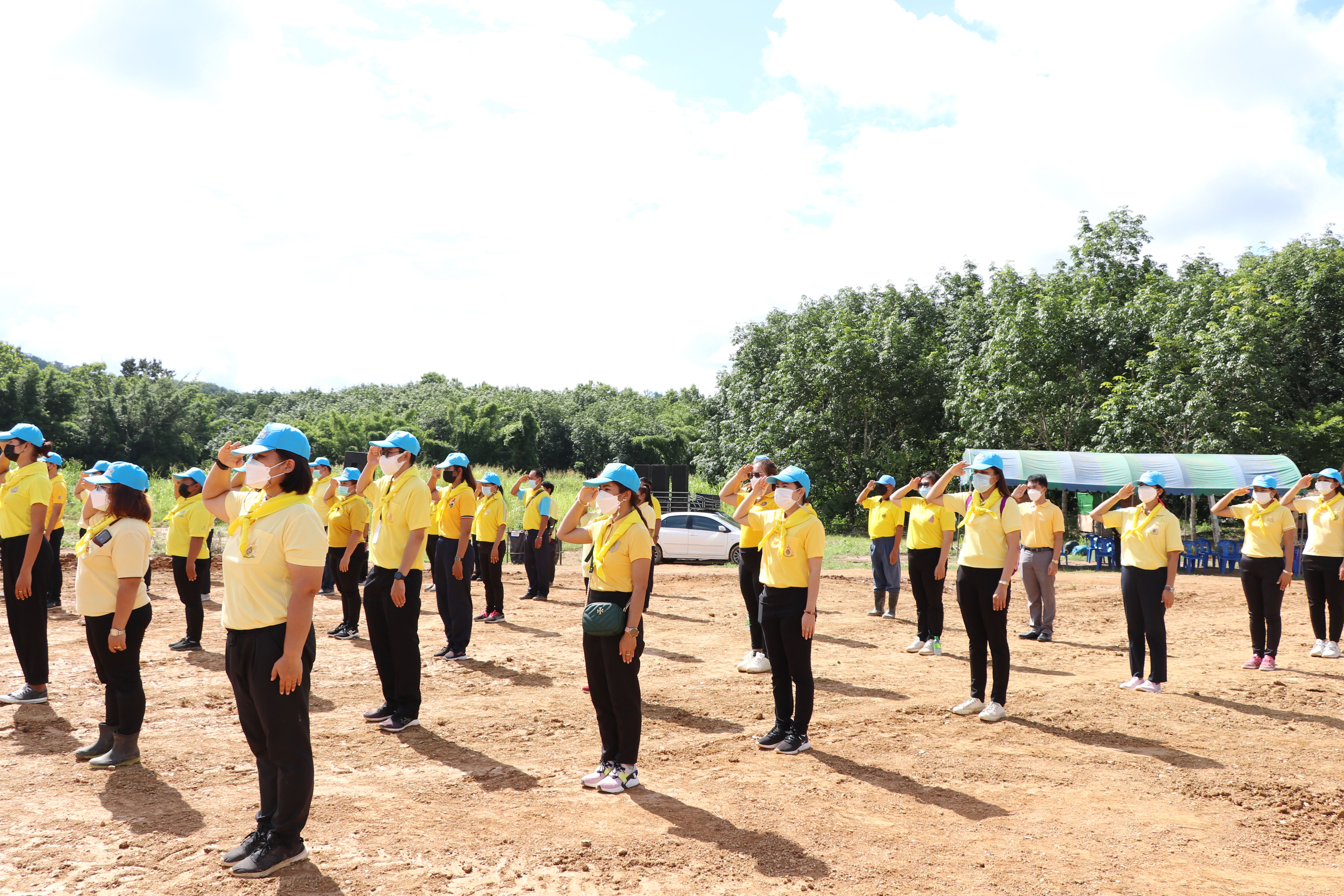 สุโขทัย Kick off “จิตอาสาพัฒนาชุมชนเอามื้อสามัคคี”ปลูกพืชสมุนไพร กระชาย ฟ้าทะลายโจร ขิง ข่า ตะไคร้ สู้ภัย COVID-19 สร้างความมั่นคงทางด้านอาหาร บนพื้นที่แปลง CLM โคก หนอง นา พช. เฉลิมพระเกียรติเนื่องในโอกาสมหามงคลเฉลิมพระชนมพรรษา พระบาทสมเด็จพระปรเมนทรรามาธิบดีศรีสินทรมหาวชิราลงกรณ พระวชิรเกล้าเจ้าอยู่หัว