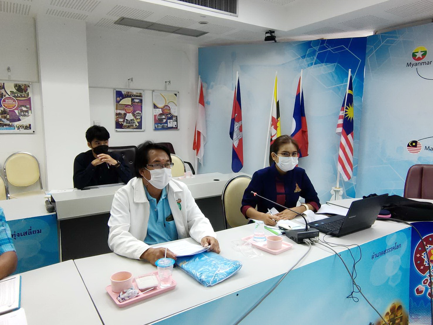 พช.สุโขทัย บูรณาการเครือข่ายกองทุนแม่ของแผ่นดินจังหวัดสุโขทัย ประชุมเตรียมความพร้อมจัดมหกรรม “กองทุนแม่ของแผ่นดิน” ประจำปี 2564 จังหวัดสุโขทัย