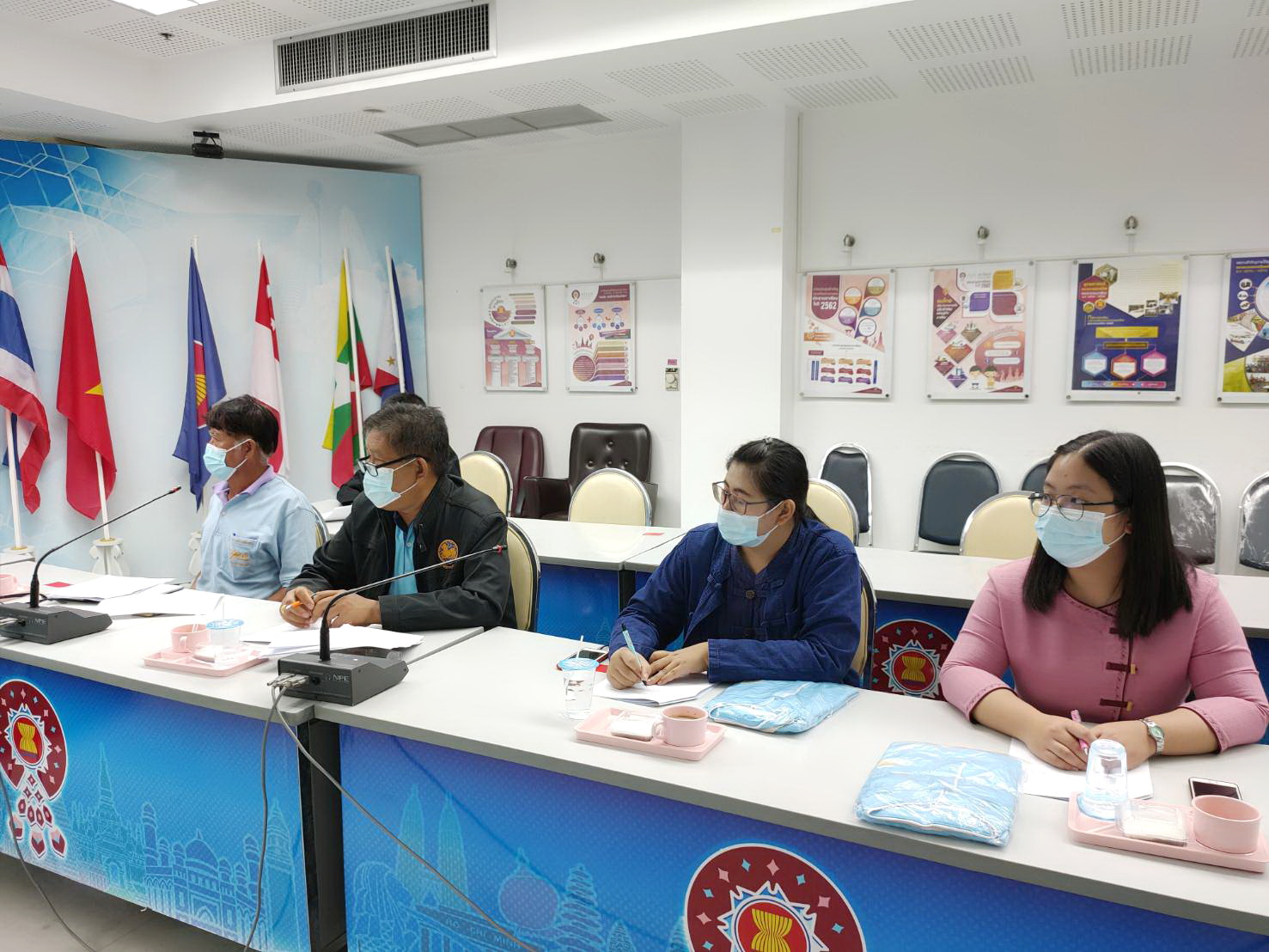 พช.สุโขทัย บูรณาการเครือข่ายกองทุนแม่ของแผ่นดินจังหวัดสุโขทัย ประชุมเตรียมความพร้อมจัดมหกรรม “กองทุนแม่ของแผ่นดิน” ประจำปี 2564 จังหวัดสุโขทัย