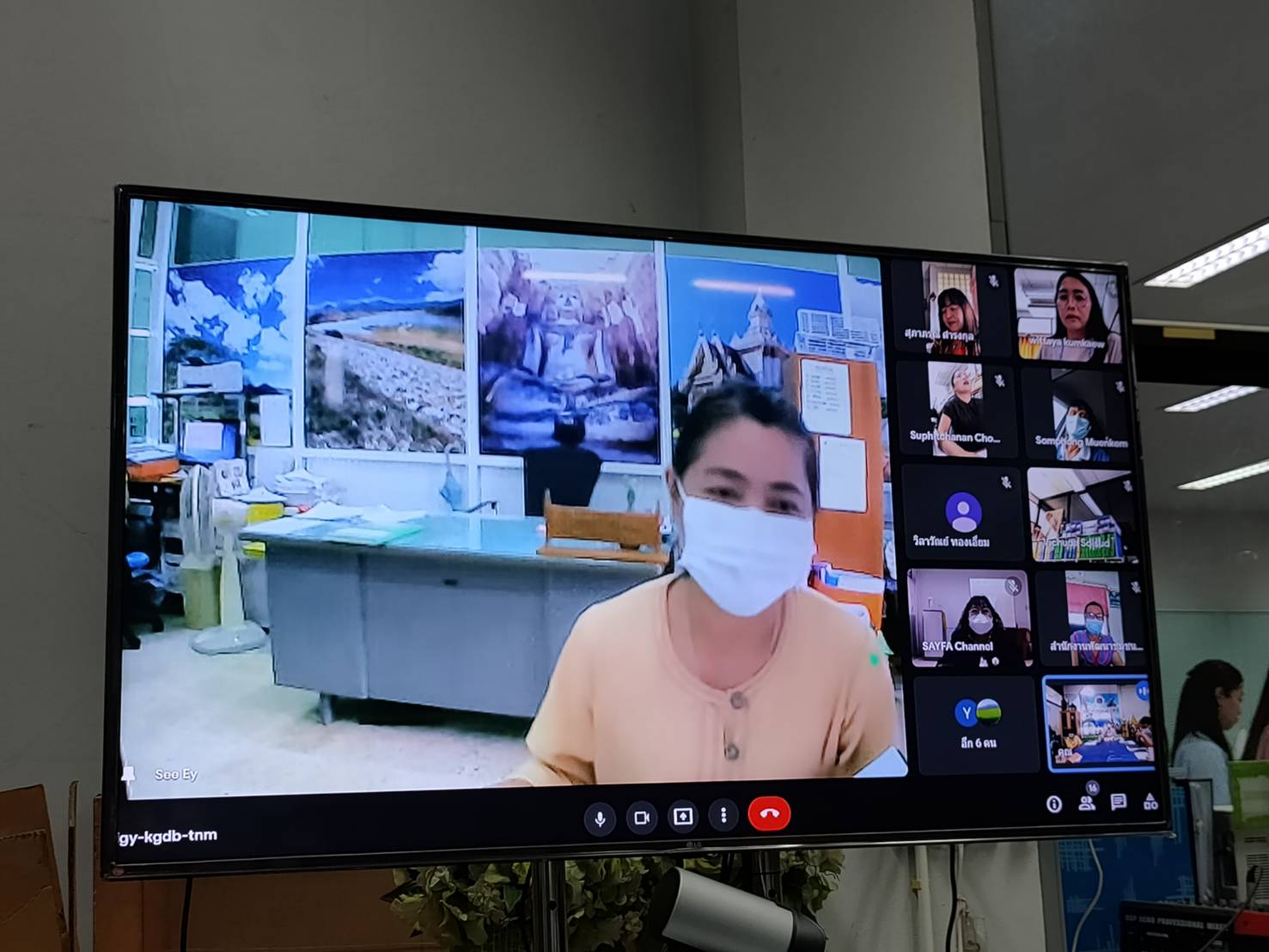 พช.สุโขทัย บริหารงานไร้ข้อจำกัด ภายใต้สถานการณ์การแพร่ระบาด COVID-19 ลุยงานผ่านเทคโนโลยี 4.0 พลิกวิกฤติ ติดตามงานผ่านระบบออนไลน์ Google Meet