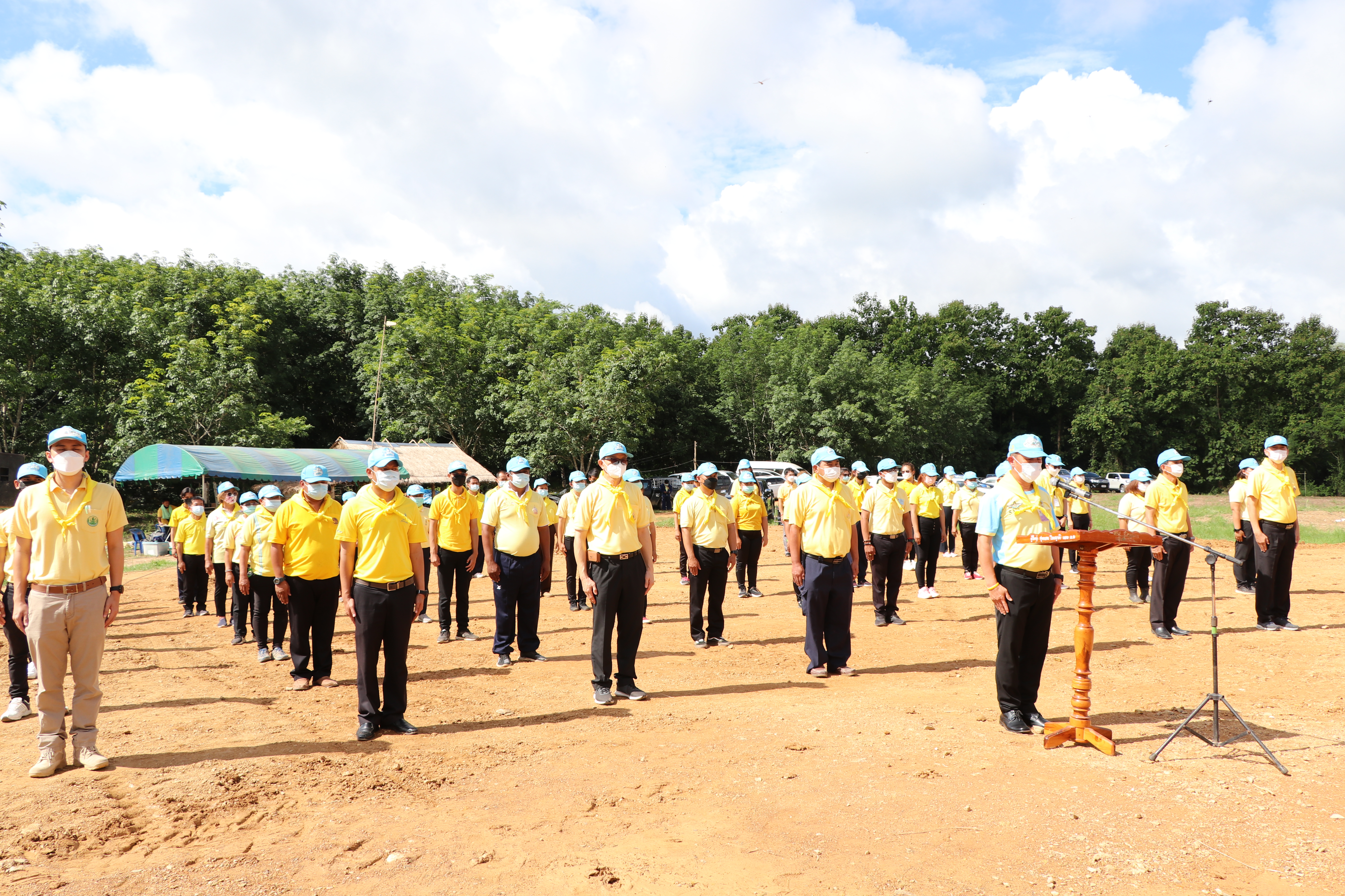 สุโขทัย Kick off “จิตอาสาพัฒนาชุมชนเอามื้อสามัคคี”ปลูกพืชสมุนไพร กระชาย ฟ้าทะลายโจร ขิง ข่า ตะไคร้ สู้ภัย COVID-19 สร้างความมั่นคงทางด้านอาหาร บนพื้นที่แปลง CLM โคก หนอง นา พช. เฉลิมพระเกียรติเนื่องในโอกาสมหามงคลเฉลิมพระชนมพรรษา พระบาทสมเด็จพระปรเมนทรรามาธิบดีศรีสินทรมหาวชิราลงกรณ พระวชิรเกล้าเจ้าอยู่หัว