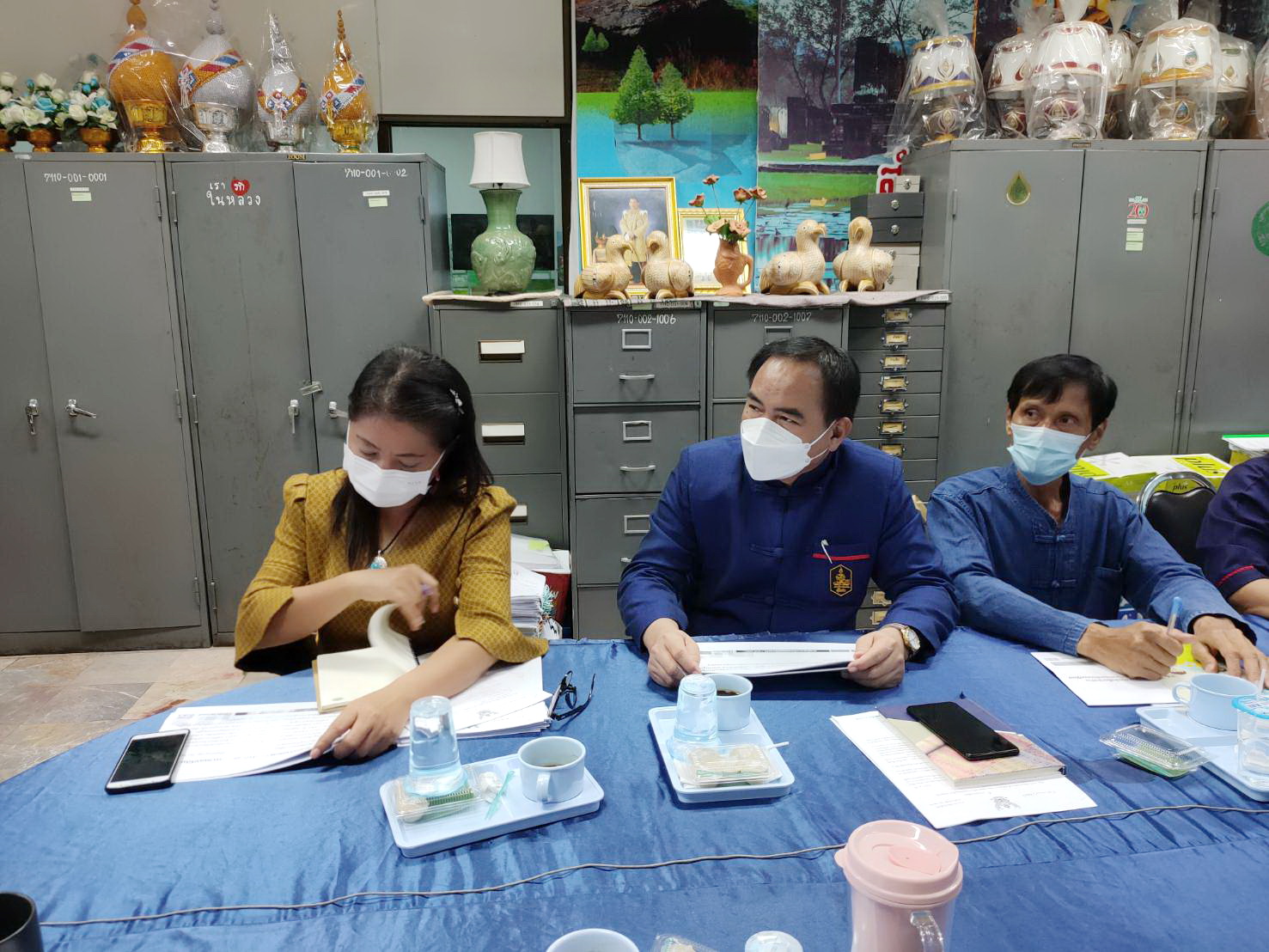 “พช.สุโขทัย ร่วมประชุมสร้างความรู้ความเข้าใจ การขับเคลื่อนโครงการ “โคก หนอง นา พช.” ระดมสรรพกำลัง สร้างความมั่นคง มั่งคั่ง และยั่งยืนให้พี่น้องประชาชน ผ่านระบบวีดิทัศน์ทางไกล (Video Conference) กรมการพัฒนาชุมชน”