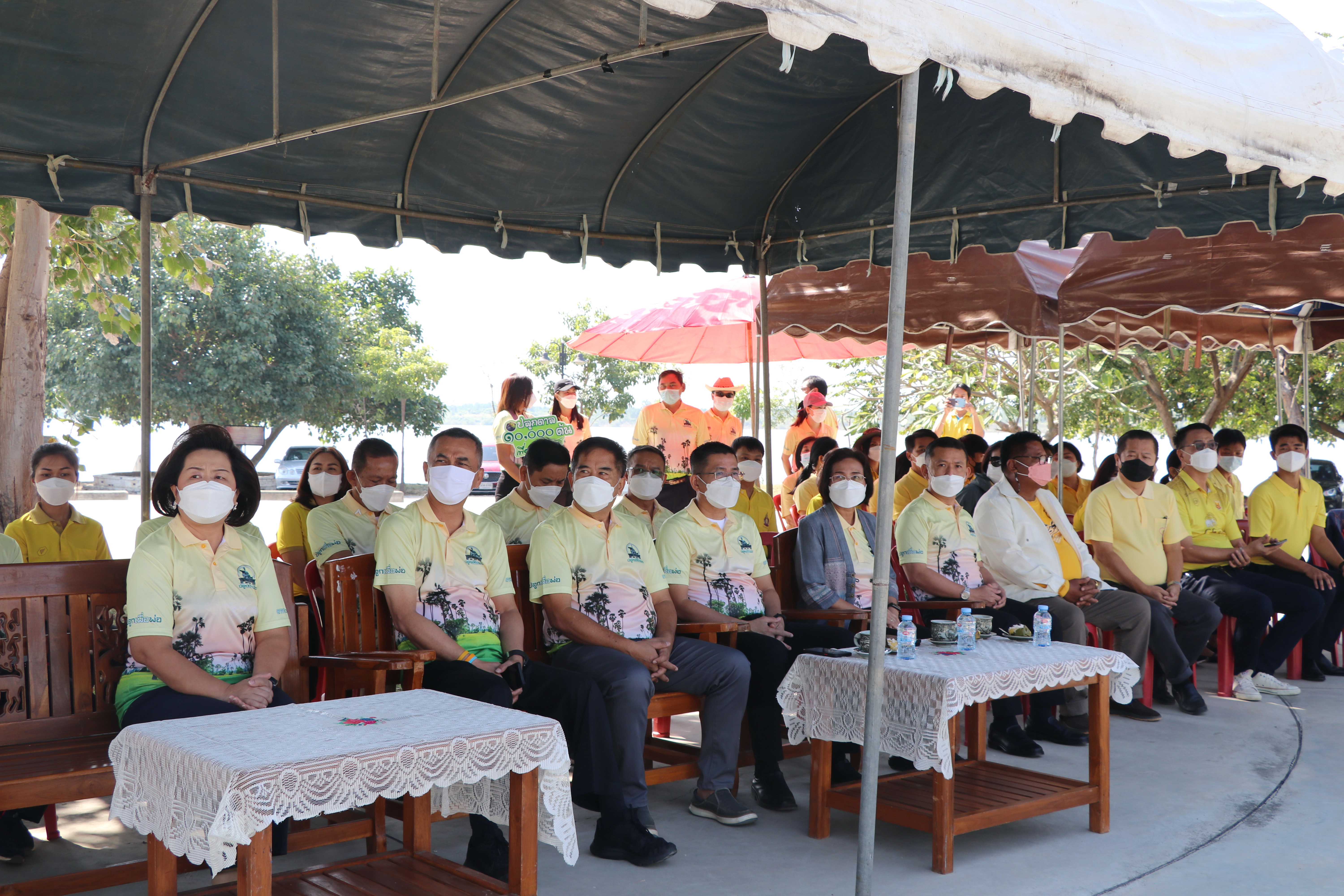 พ่อเมืองสุโขทัย นำทัพ ปลูกตาลต้นที่ 10,000 ปลูกเพื่อพ่อ “ปลูกตาล 10,000 ต้น เพื่อคนสุโขทัย” เนื่องในวันคล้ายวันพระราชสมภพ พระบาทสมเด็จพระบรมชนกาธิเบศร มหาภูมิพลอดุลยเดชมหาราช บรมนาถบพิตร ซึ่งเป็นวันชาติ วันพ่อแห่งชาติ และวันดินโลก (World Soil Day) ณ เกาะกลางรูปหัวใจทุ่งทะเลหลวง อำเภอเมืองสุโขทัย จังหวัดสุโขทัย