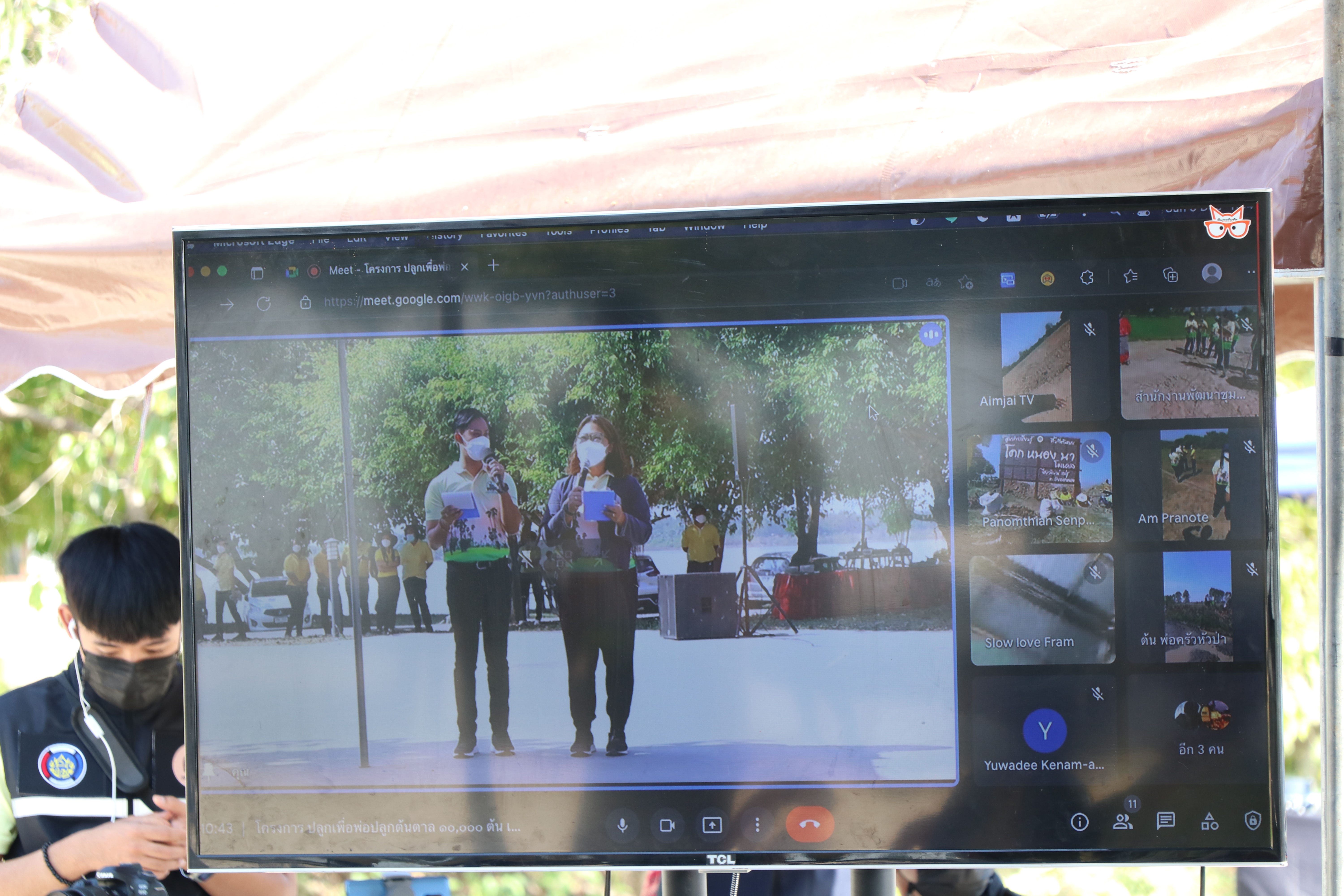 พ่อเมืองสุโขทัย นำทัพ ปลูกตาลต้นที่ 10,000 ปลูกเพื่อพ่อ “ปลูกตาล 10,000 ต้น เพื่อคนสุโขทัย” เนื่องในวันคล้ายวันพระราชสมภพ พระบาทสมเด็จพระบรมชนกาธิเบศร มหาภูมิพลอดุลยเดชมหาราช บรมนาถบพิตร ซึ่งเป็นวันชาติ วันพ่อแห่งชาติ และวันดินโลก (World Soil Day) ณ เกาะกลางรูปหัวใจทุ่งทะเลหลวง อำเภอเมืองสุโขทัย จังหวัดสุโขทัย