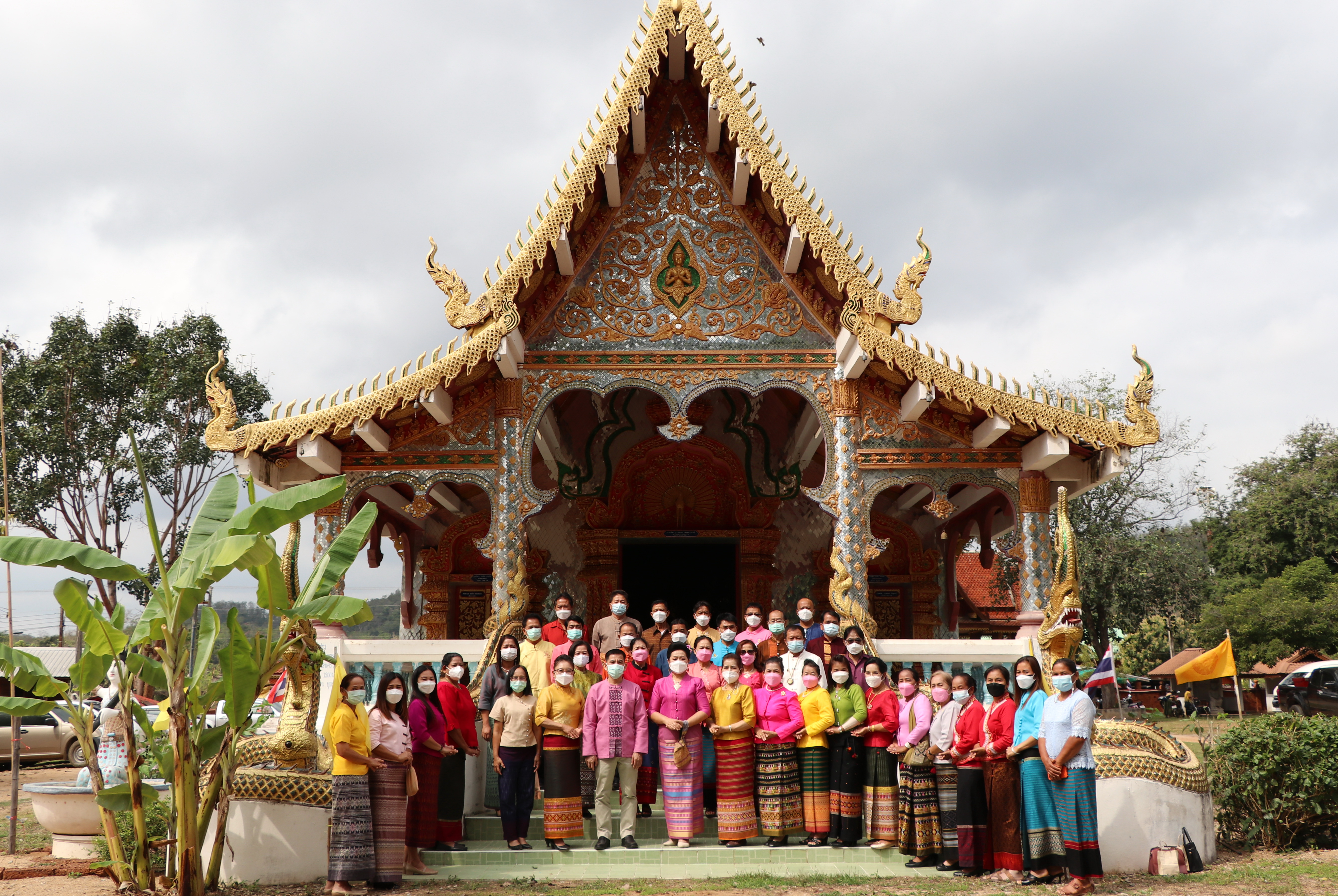 จังหวัดสุโขทัย ทำ 1 ต้องได้มากกว่า 1 งดงาม วิจิตรตระการตาผ้าไทย ขับเคลื่อนโครงการส่งเสริมการสวมใส่ผ้าไทย น้อมนำพระดำริของสมเด็จพระเจ้าลูกเธอเจ้าฟ้าสิริวัณณวรี นารีรัตนราชกัญญา ที่พระราชทานแก่วงการผ้าไทย “ผ้าไทยใส่ให้สนุก”บูรณาการอำเภอบ้านด่านลานหอย จังหวัดสุโขทัย สวมใส่ผ้าไทยประชาสัมพันธ์แหล่งท่องเที่ยวจังหวัด ต้อนรับการเปิดเมือง สนองนโยบายรัฐบาล