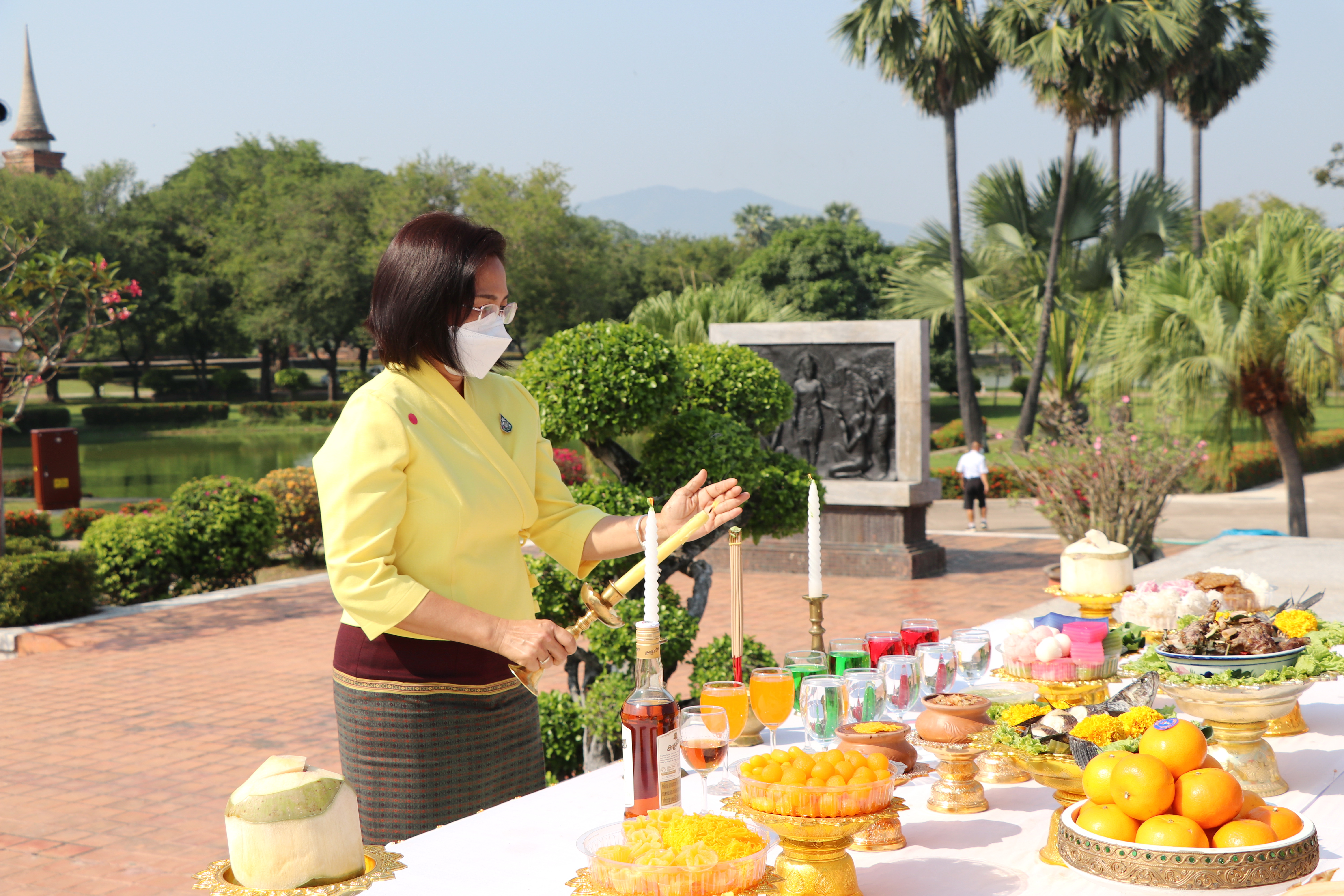 จังหวัดสุโขทัย ทำ 1 ต้องได้มากกว่า 1 จัดใหญ่ พิธีบวงสรวงสักการะองค์พระแม่ย่าเป็นปฐมฤกษ์ เพื่อความเป็นศิริมงกับพี่น้องชาวจังหวัดสุโขทัย เตรียมเปิดงานอย่างยิ่งใหญ่อลังการ งานสักการะพระแม่ย่า จังหวัดสุโขทัย ประจำปี 2565 รวม 10 วัน 10 คืน