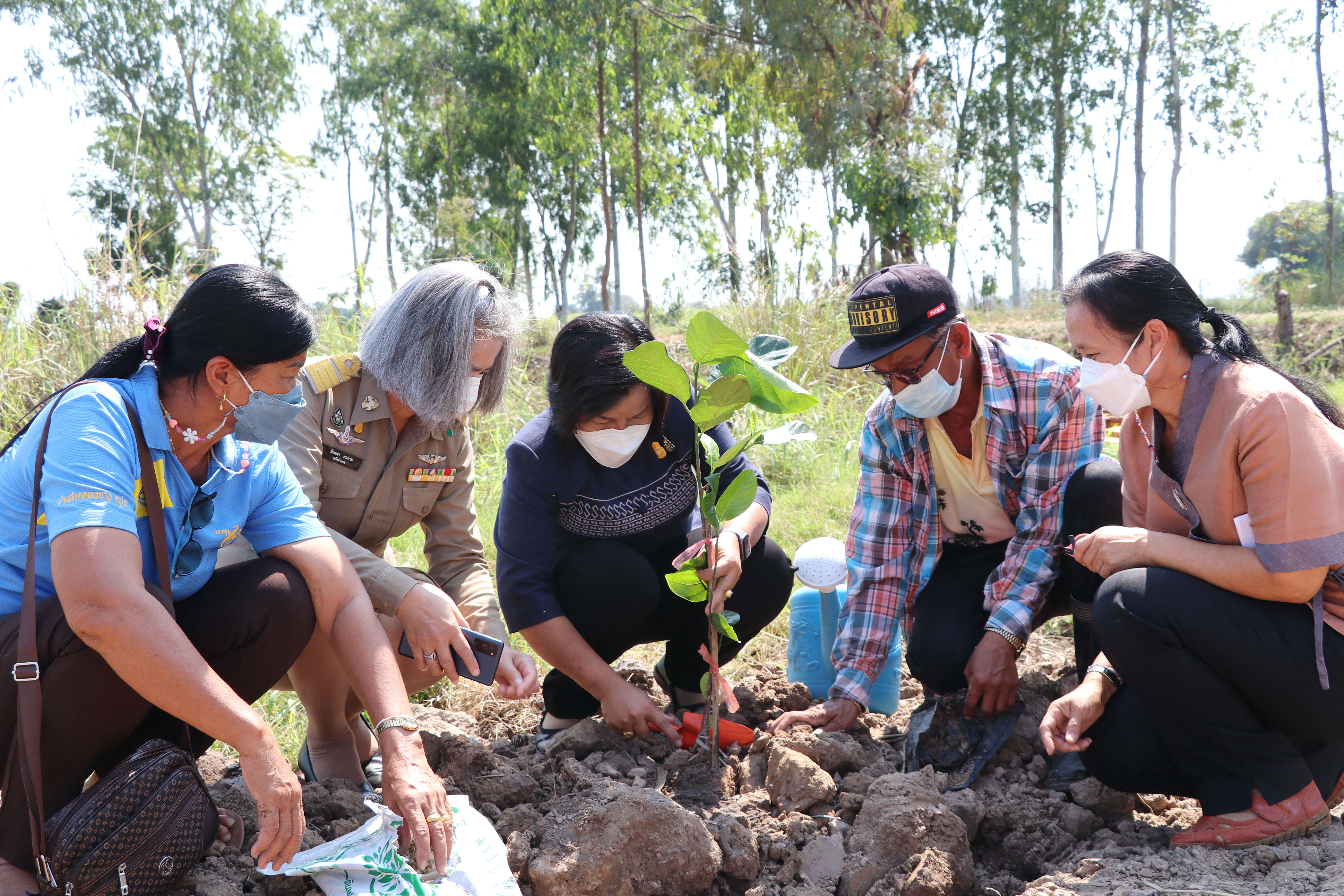 จังหวัดสุโขทัย ทำ 1 ต้องได้มากกว่า 1  ผู้ตรวจราชการกรมการพัฒนาชุมชน ลงพื้นที่ติดตามผลการดำเนินงาน “โคก หนอง นา พช. เร่งสร้างความ มั่นคง มั่งคั่ง และยั่งยืน ให้พี่น้องประชาชนชาวจังหวัดสุโขทัย