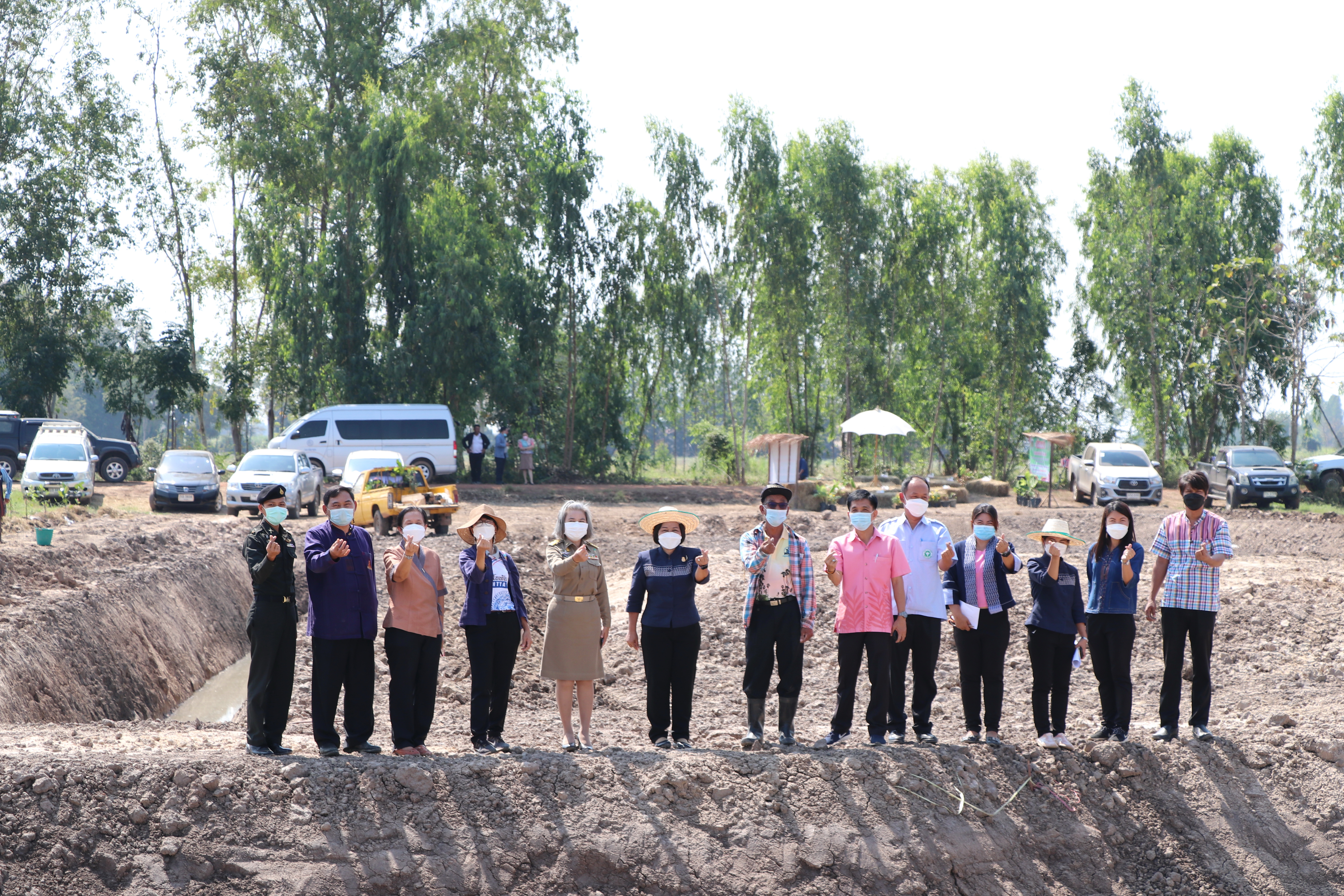 จังหวัดสุโขทัย ทำ 1 ต้องได้มากกว่า 1  ผู้ตรวจราชการกรมการพัฒนาชุมชน ลงพื้นที่ติดตามผลการดำเนินงาน “โคก หนอง นา พช. เร่งสร้างความ มั่นคง มั่งคั่ง และยั่งยืน ให้พี่น้องประชาชนชาวจังหวัดสุโขทัย