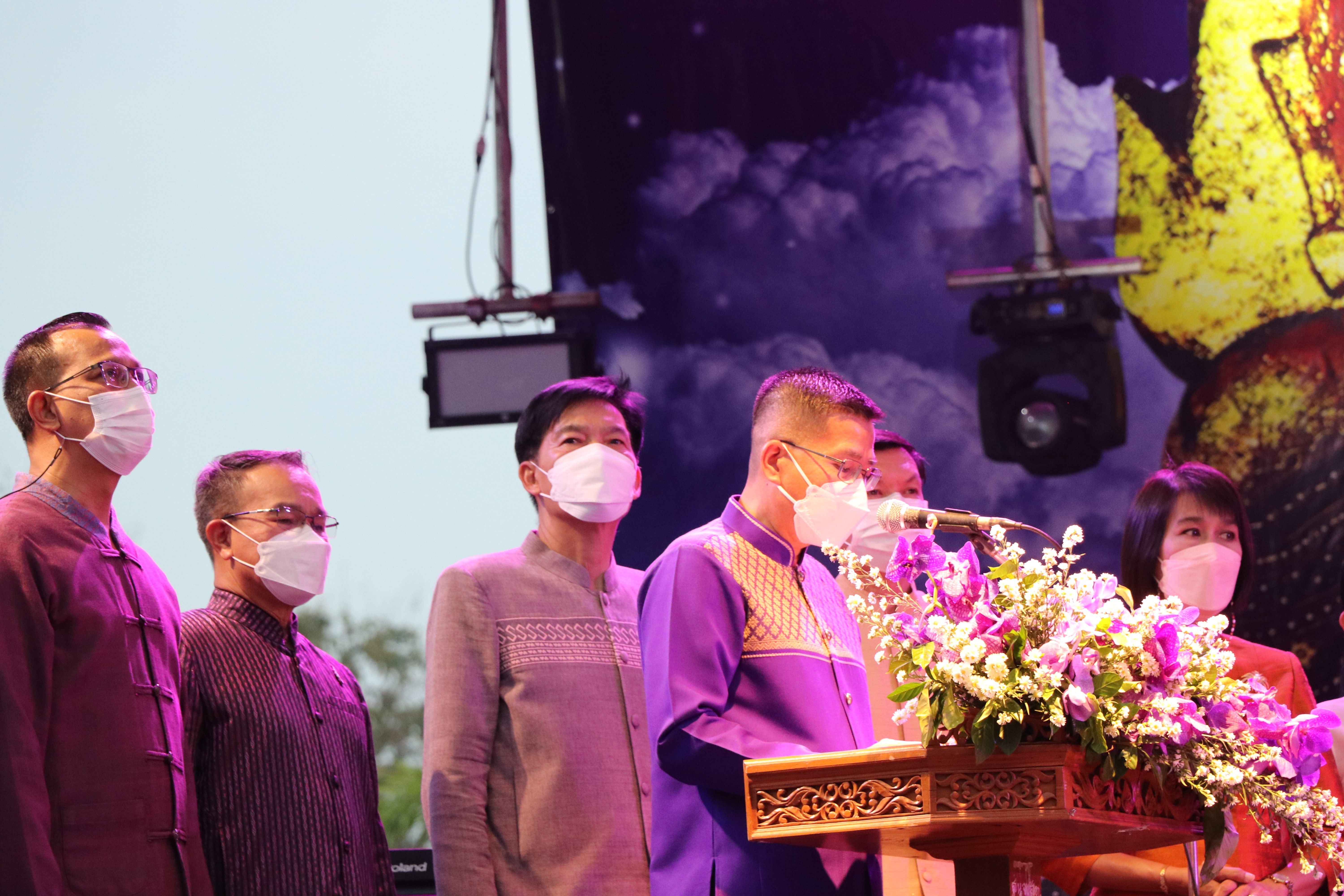 จังหวัดสุโขทัย ทำ 1 ต้องได้มากกว่า 1 จัดยิ่งใหญ่ อลังการ ตระการตา ขบวนพลังสตรี สวมใส่ผ้าไทย รวมใจรำสักการะพระแม่ย่า เปิดงานสักการะพระแม่ย่า ประจำปี 2565 จังหวัดสุโขทัย