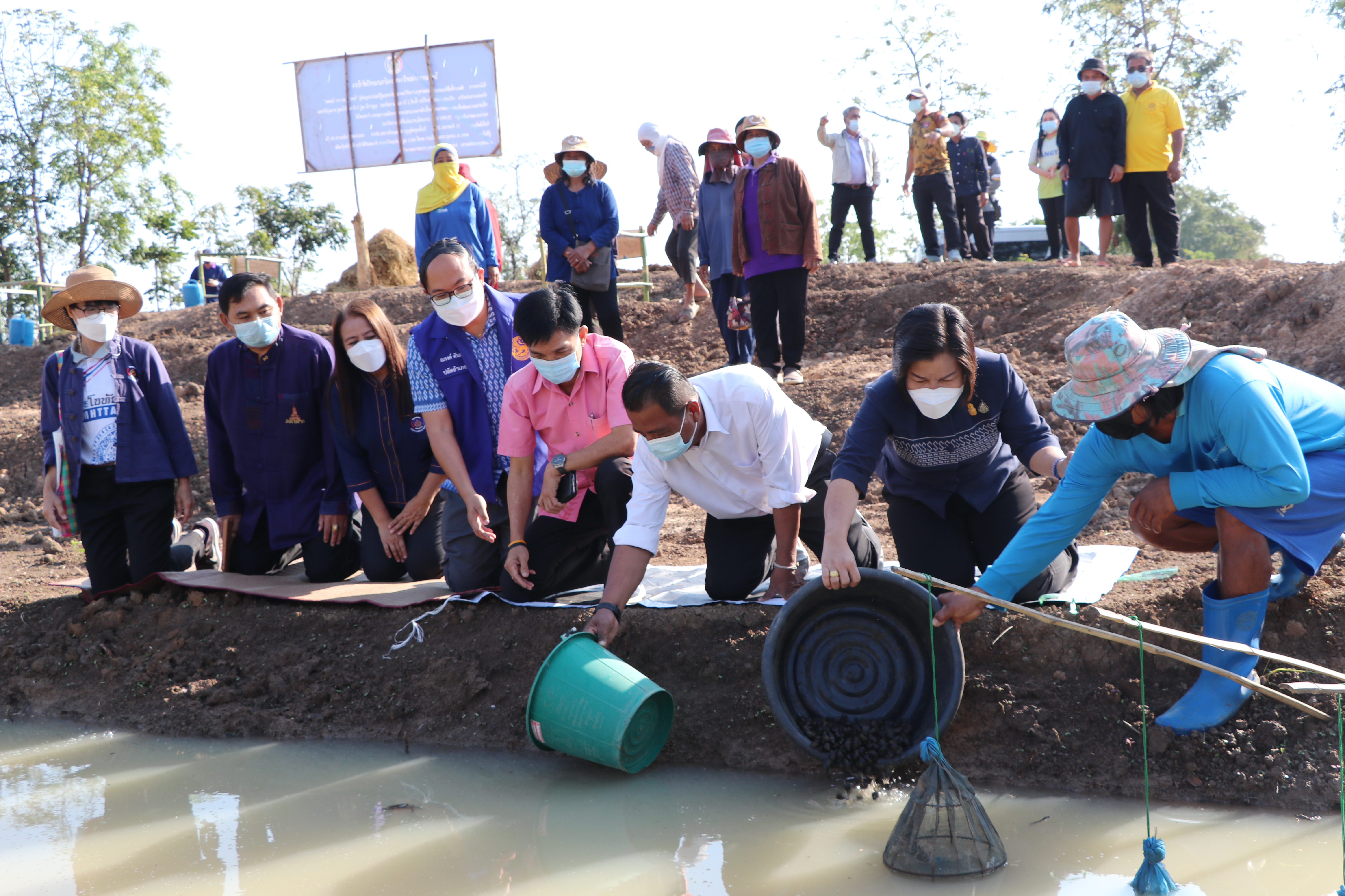 จังหวัดสุโขทัย ทำ 1 ต้องได้มากกว่า 1  ผู้ตรวจราชการกรมการพัฒนาชุมชน ลงพื้นที่ติดตามผลการดำเนินงาน “โคก หนอง นา พช. เร่งสร้างความ มั่นคง มั่งคั่ง และยั่งยืน ให้พี่น้องประชาชนชาวจังหวัดสุโขทัย