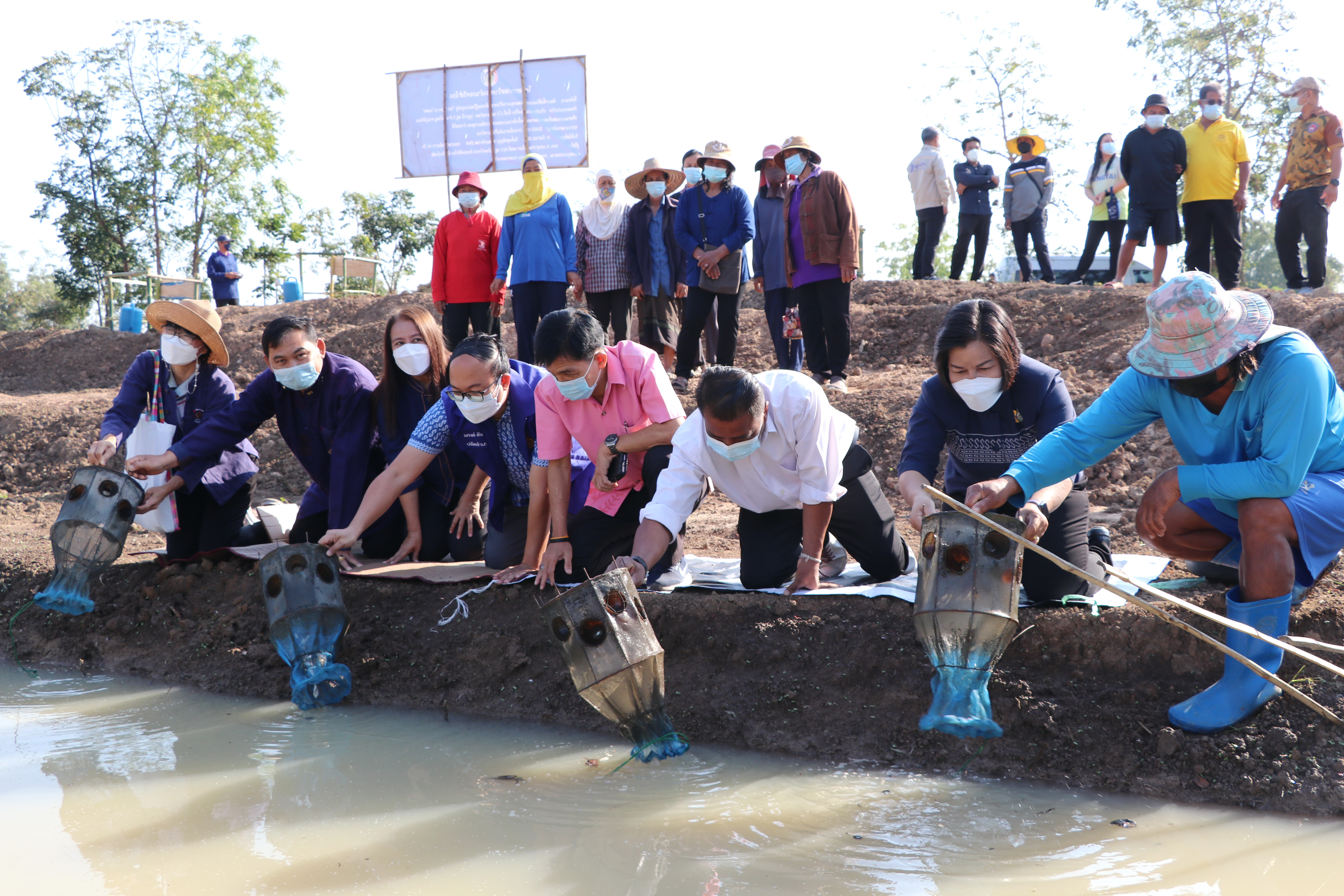 จังหวัดสุโขทัย ทำ 1 ต้องได้มากกว่า 1  ผู้ตรวจราชการกรมการพัฒนาชุมชน ลงพื้นที่ติดตามผลการดำเนินงาน “โคก หนอง นา พช. เร่งสร้างความ มั่นคง มั่งคั่ง และยั่งยืน ให้พี่น้องประชาชนชาวจังหวัดสุโขทัย