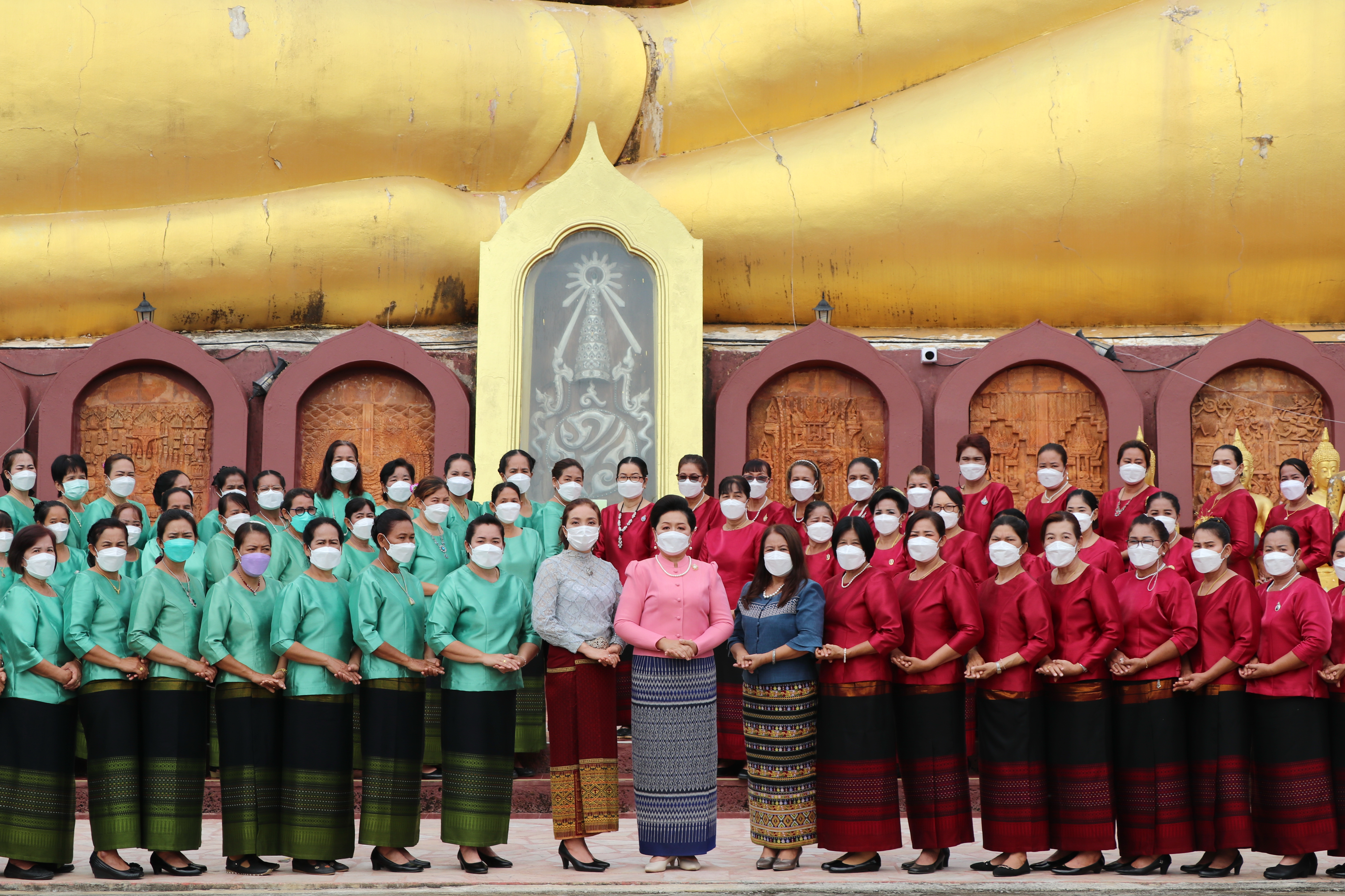 จังหวัดสุโขทัย ทำ 1 ต้องได้มากกว่า 1 งดงาม วิจิตรตระการตาผ้าไทย ขับเคลื่อนโครงการส่งเสริมการสวมใส่ผ้าไทย น้อมนำพระดำริของสมเด็จพระเจ้าลูกเธอเจ้าฟ้าสิริวัณณวรี นารีรัตนราชกัญญา ที่พระราชทานแก่วงการผ้าไทย “ผ้าไทยใส่ให้สนุก”บูรณาการอำเภอศรีสำโรง จังหวัดสุโขทัย สวมใส่ผ้าไทยประชาสัมพันธ์แหล่งท่องเที่ยวจังหวัด ต้อนรับการเปิดเมือง สนองนโยบายรัฐบาล