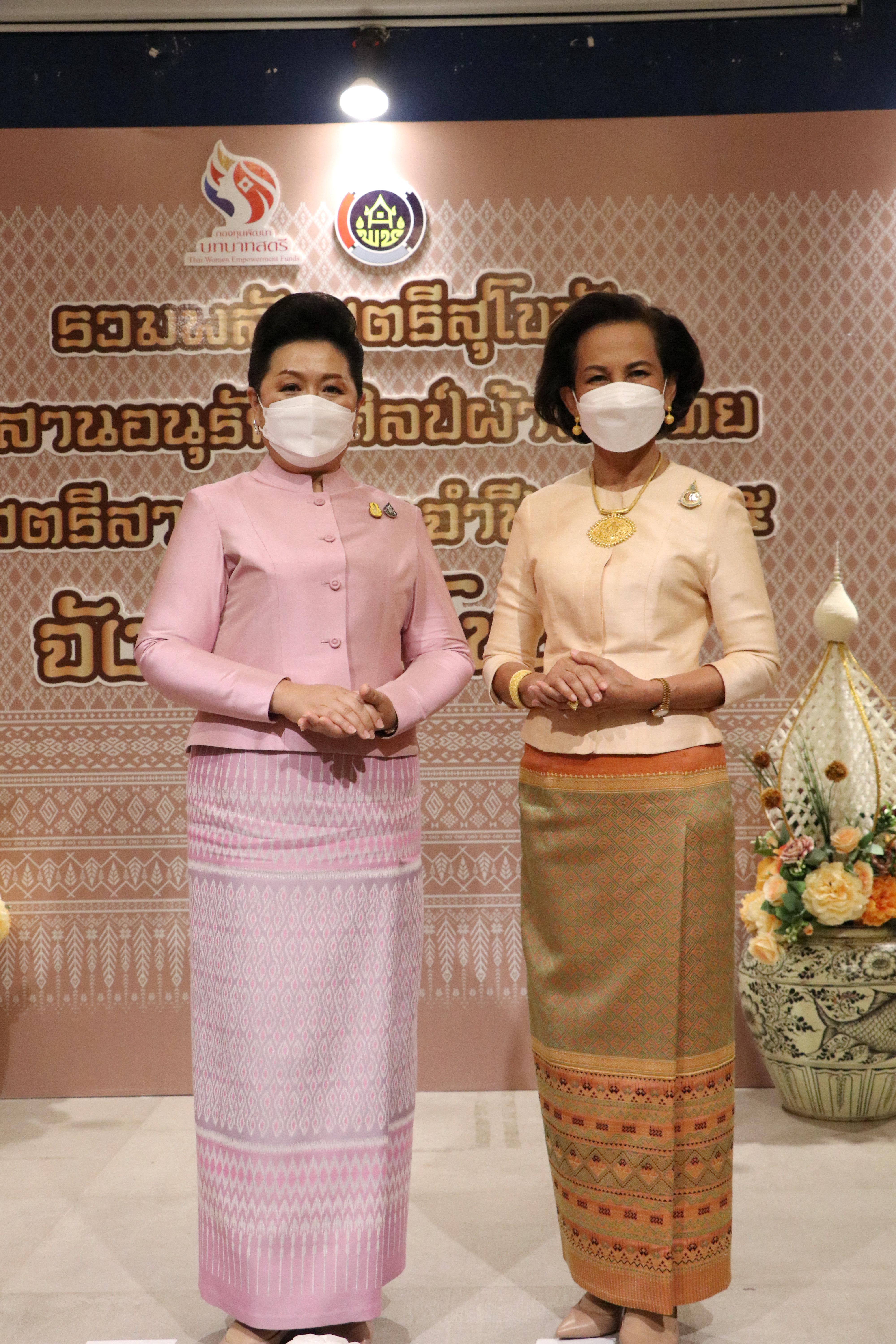 จังหวัดสุโขทัย ทำ 1 ต้องได้มากกว่า 1 รวมพลังสตรีสุโขทัย สืบสานอนุรักษ์ศิลป์ผ้าถิ่นไทย จัดงานวันสตรีสากล ประจำปี 2565