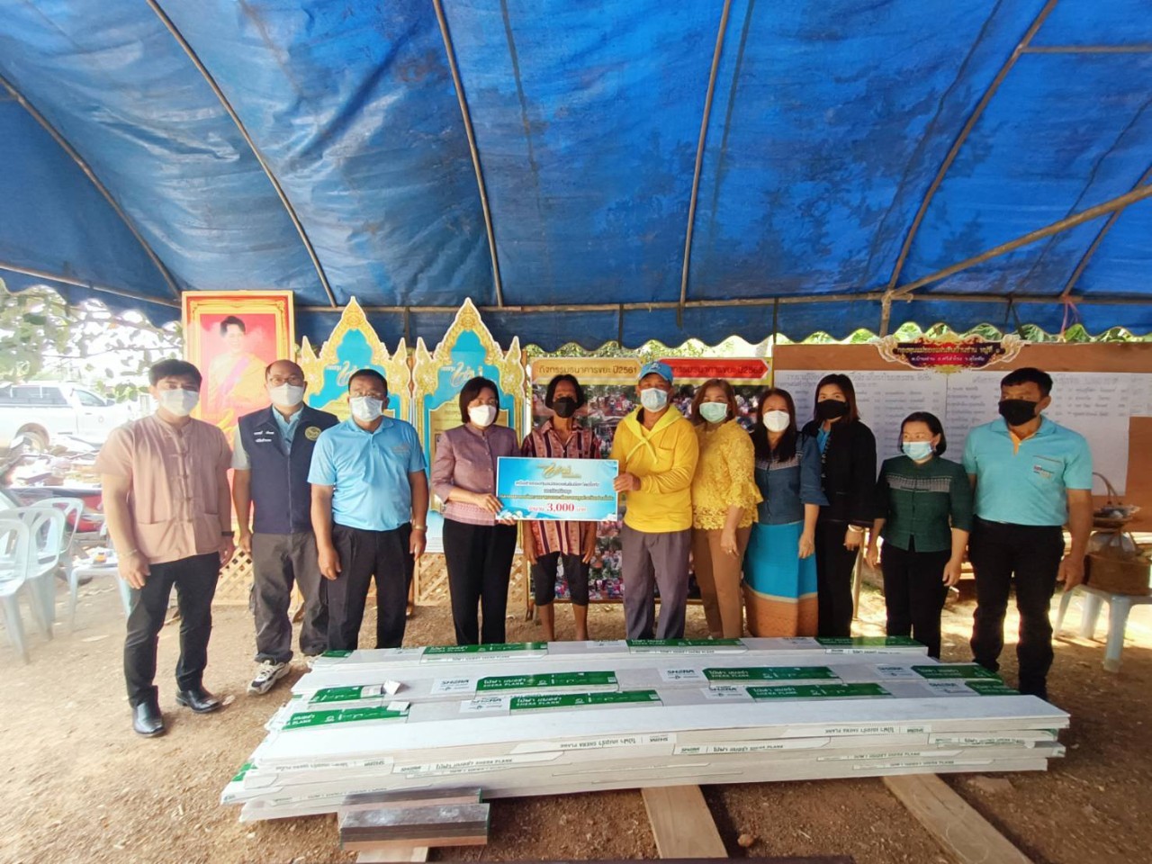 จังหวัดสุโขทัย ทำ 1 ต้องได้มากกว่า 1 สานพลังเครือข่ายกองทุนแม่ของแผ่นดินจังหวัดสุโขทัย  เร่งขจัดความยากจนและพัฒนาคนทุกช่วงวัยอย่างยั่นยืน ตามหลักปรัชญาของเศรษฐกิจพอเพียง ด้วยกระบวนการกองทุนแม่ของแผ่นดิน “สู่เป้าหมาย อยู่รอด พอเพียง ยั่งยืน”