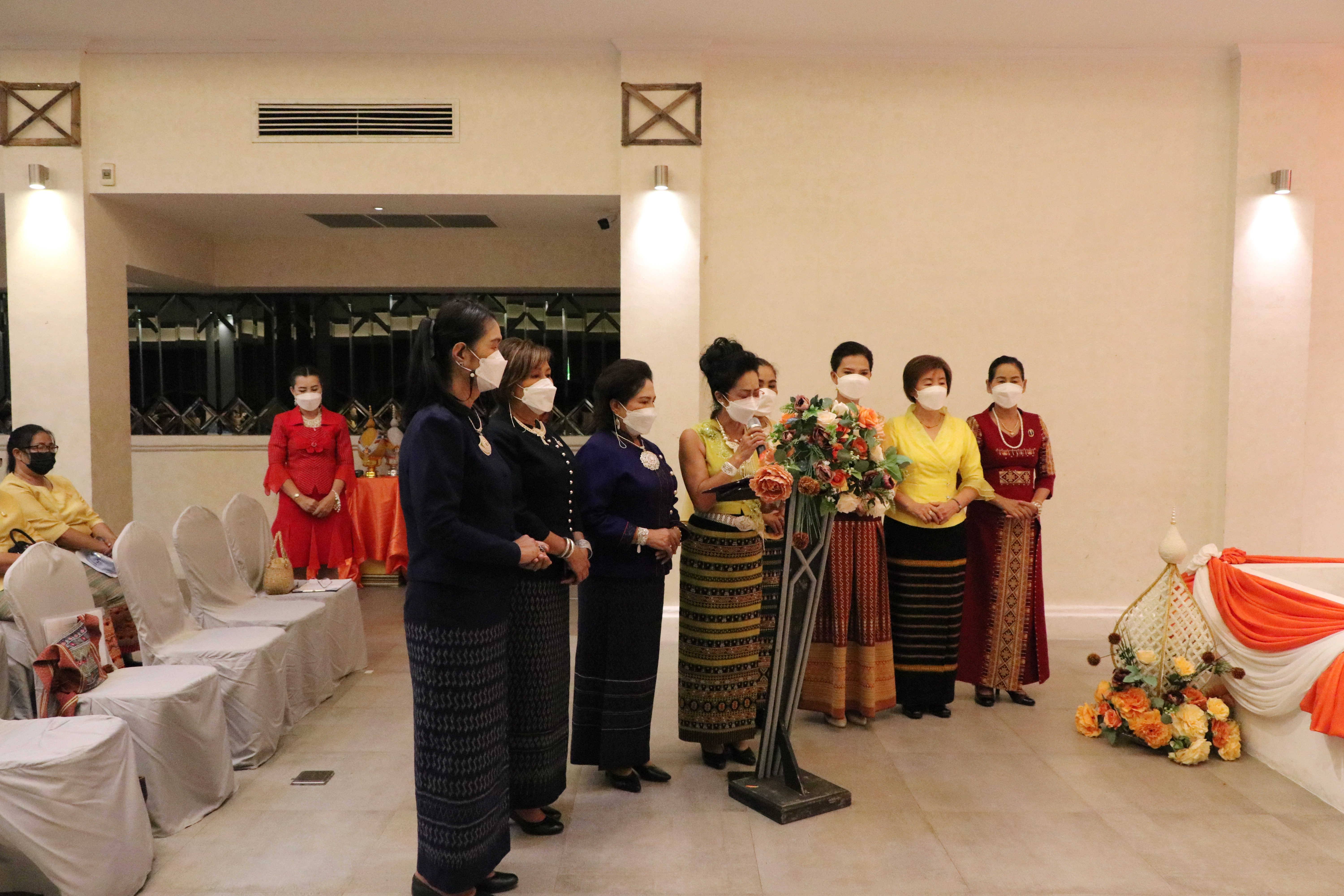 จังหวัดสุโขทัย ทำ 1 ต้องได้มากกว่า 1 รวมพลังสตรีสุโขทัย สืบสานอนุรักษ์ศิลป์ผ้าถิ่นไทย จัดงานวันสตรีสากล ประจำปี 2565